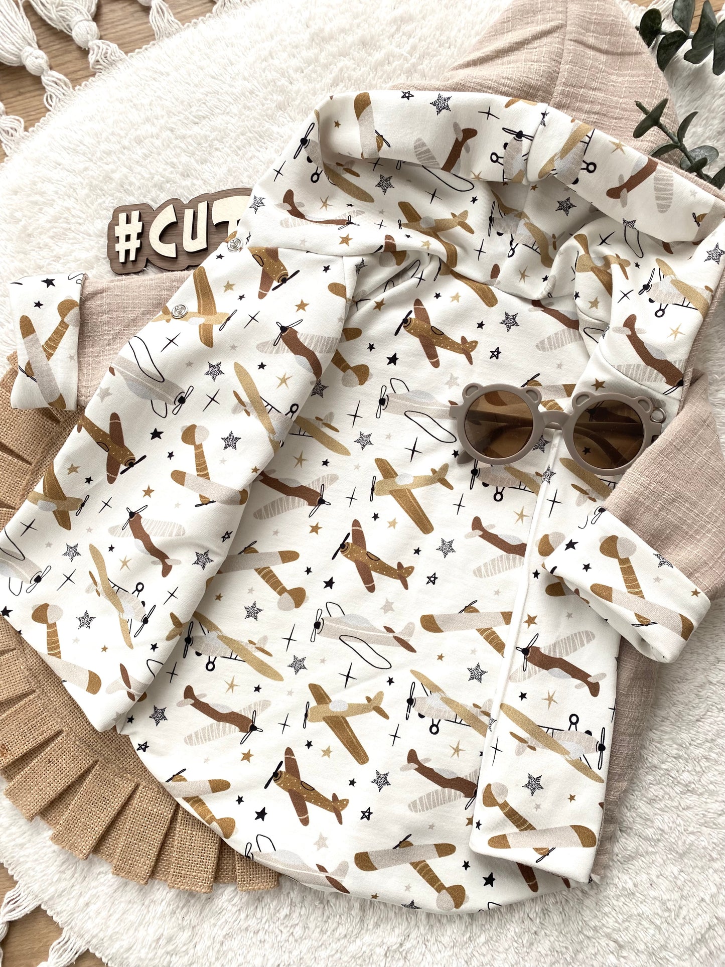 Baby | Musselinjacke | Flugzeug | Cardigan