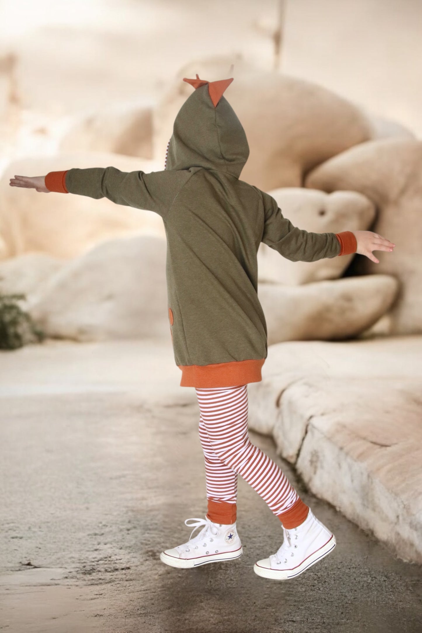 Raglan Sweater | Dino