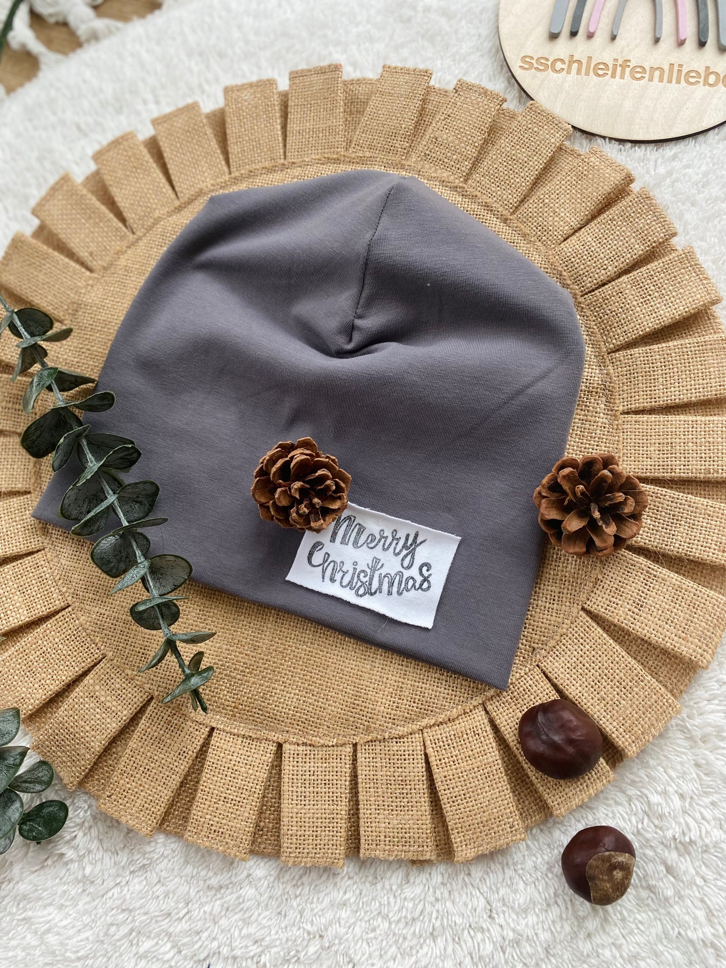 Dein Design | Winter Motive | Used-Look & Leder Label Beanie | Uni Farben