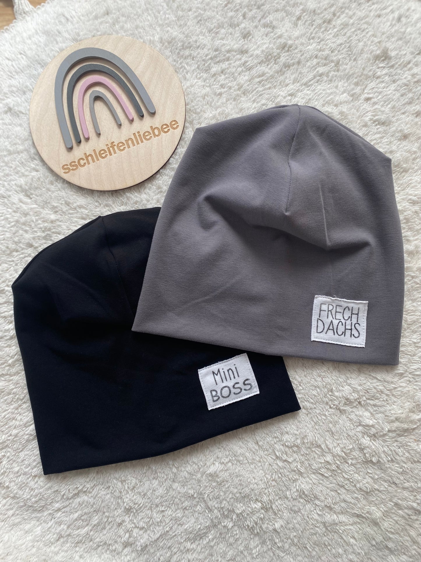 Dein Design | Label Beanie | Used-Look & Leder Label | Dreieckloop | Uni Farben