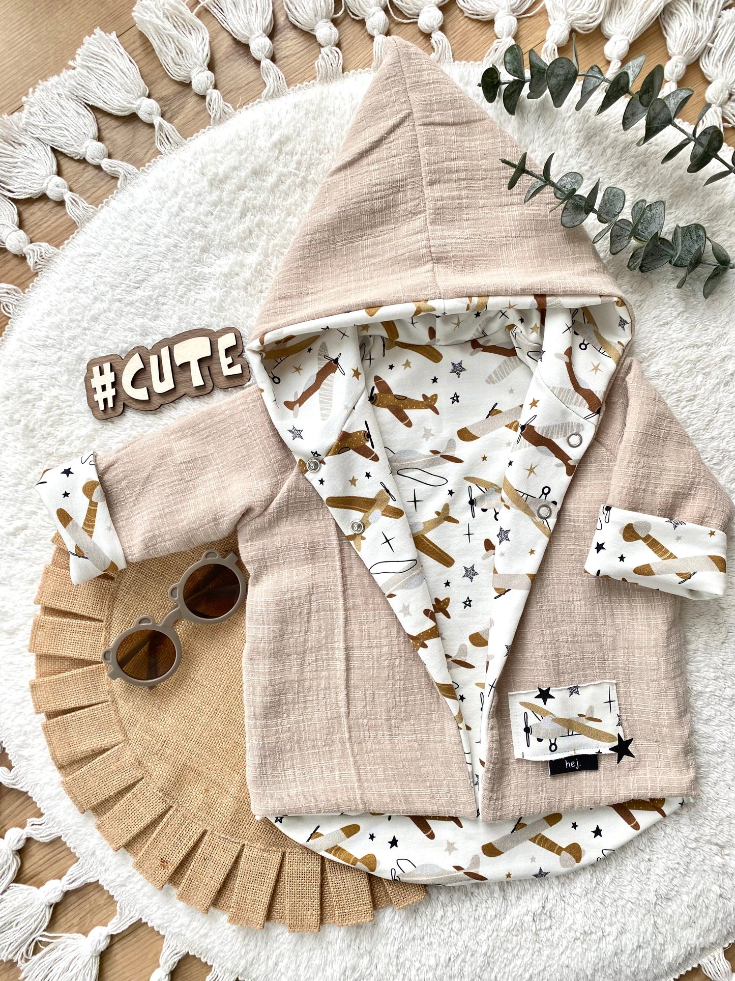 Baby | Musselinjacke | Flugzeug | Cardigan