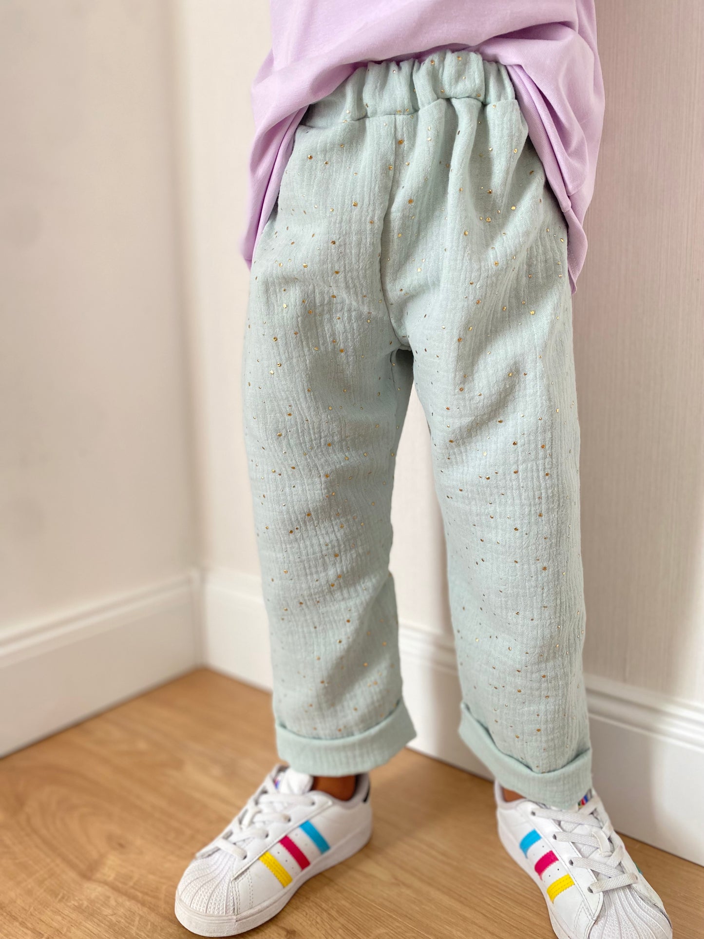 Dein Design | Chinohose | Musselin Goldene Punkte