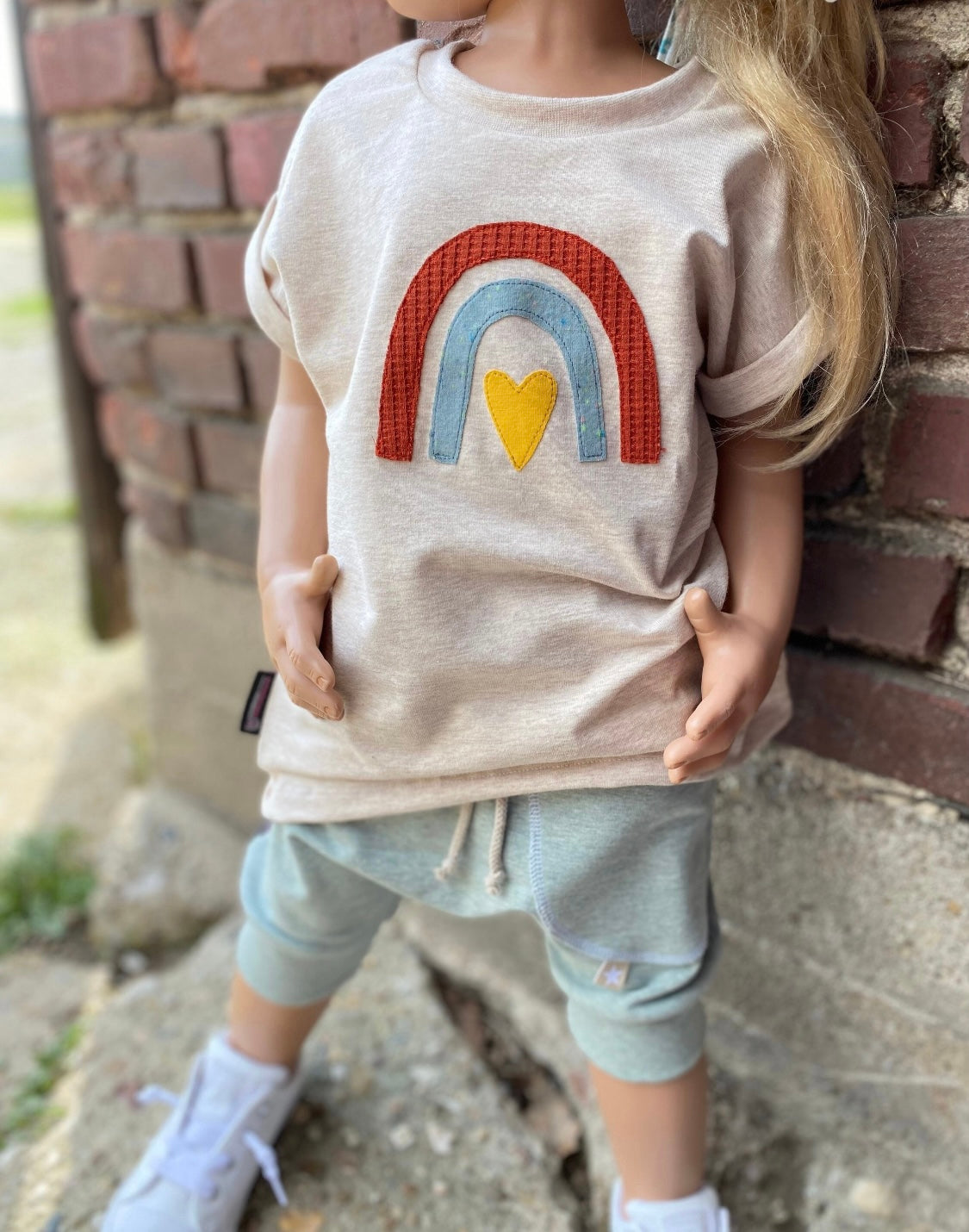 Oversized Shirt | Regenbogen Applikation