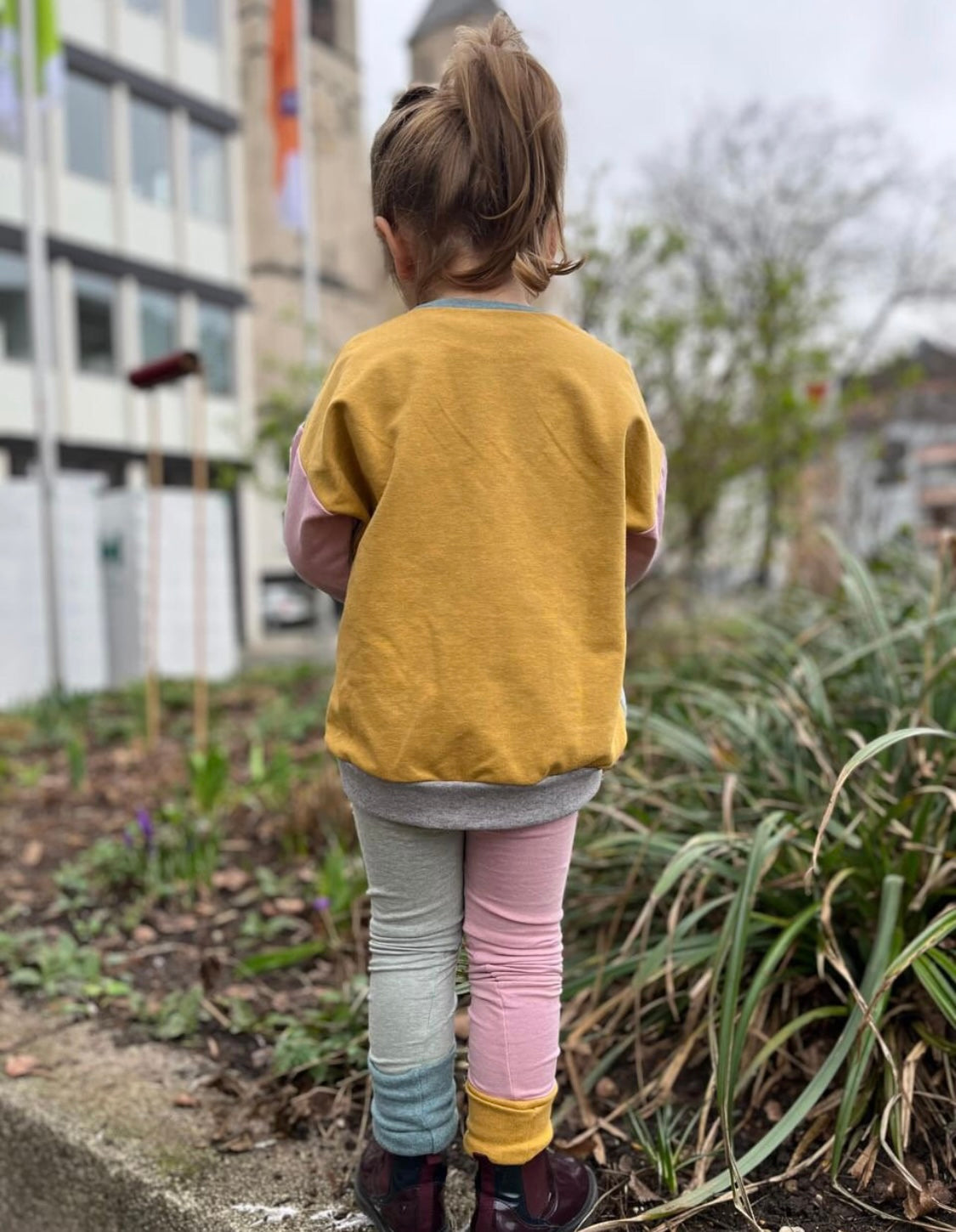 Oversized Sweater | Applikation Elefant | Color Blocking