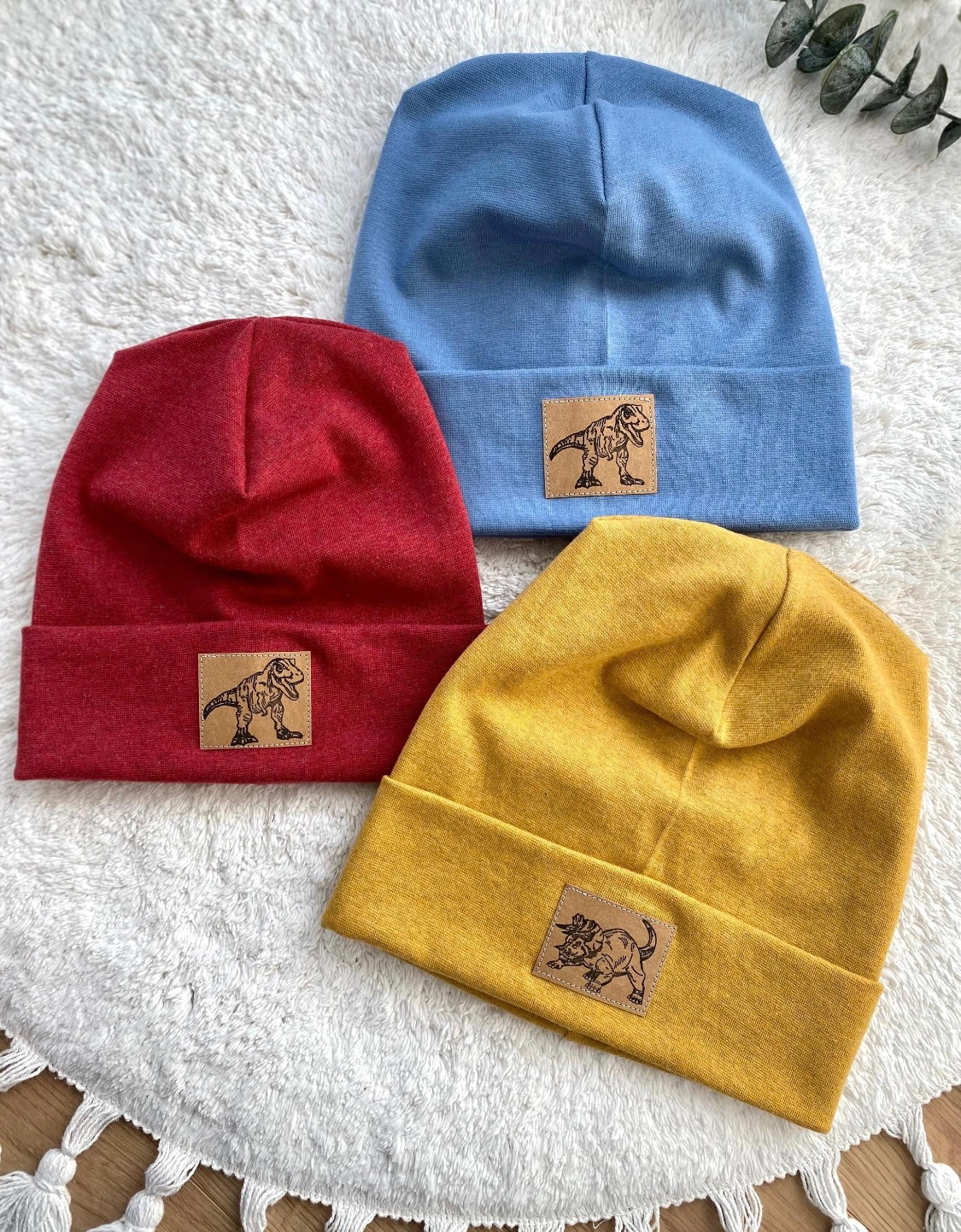 Dein Design | Hipster Beanie | Dino Label | Dreieckloop | Melierte Farben