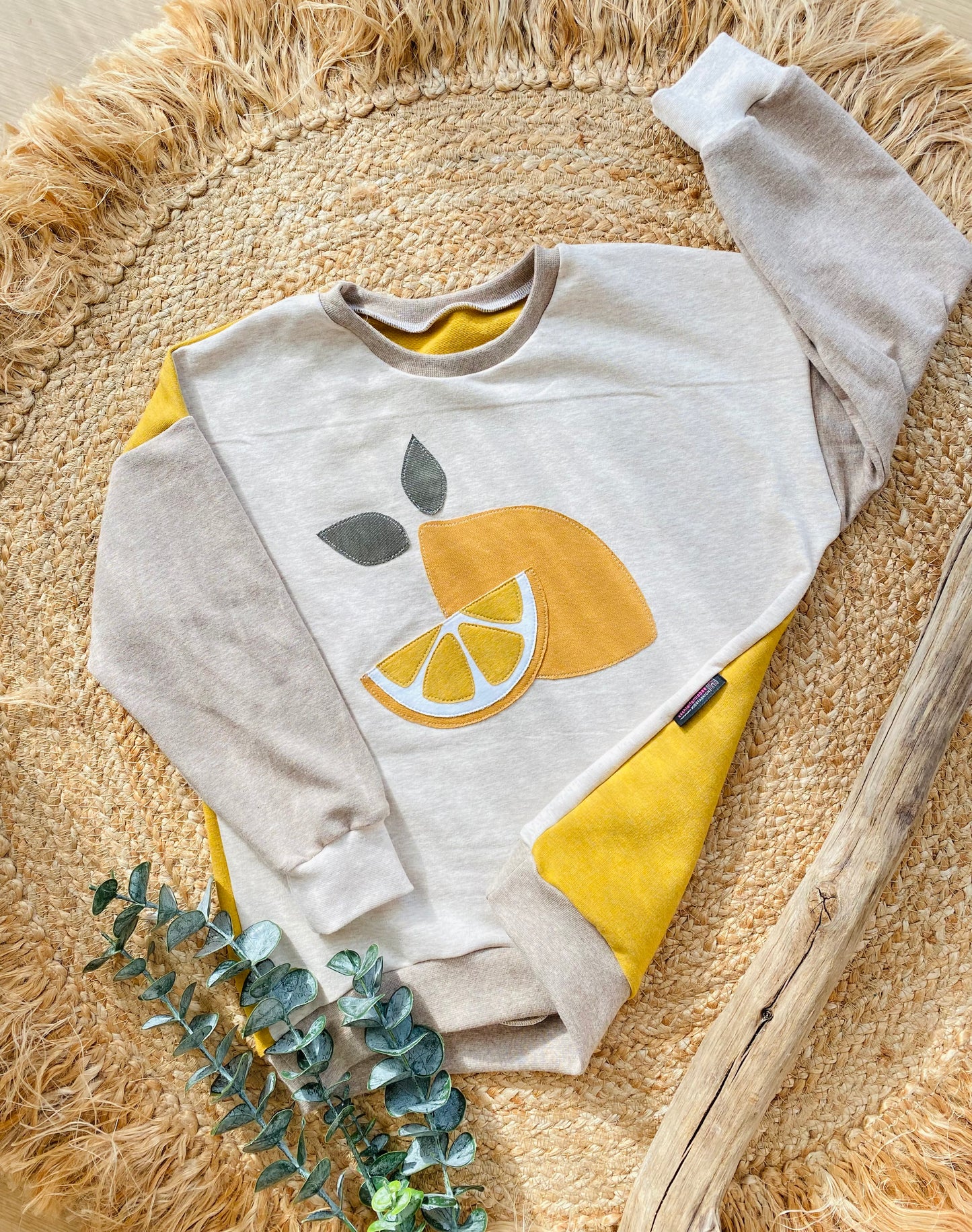 Oversized Sweater | Applikation Zitrone | Color Blocking