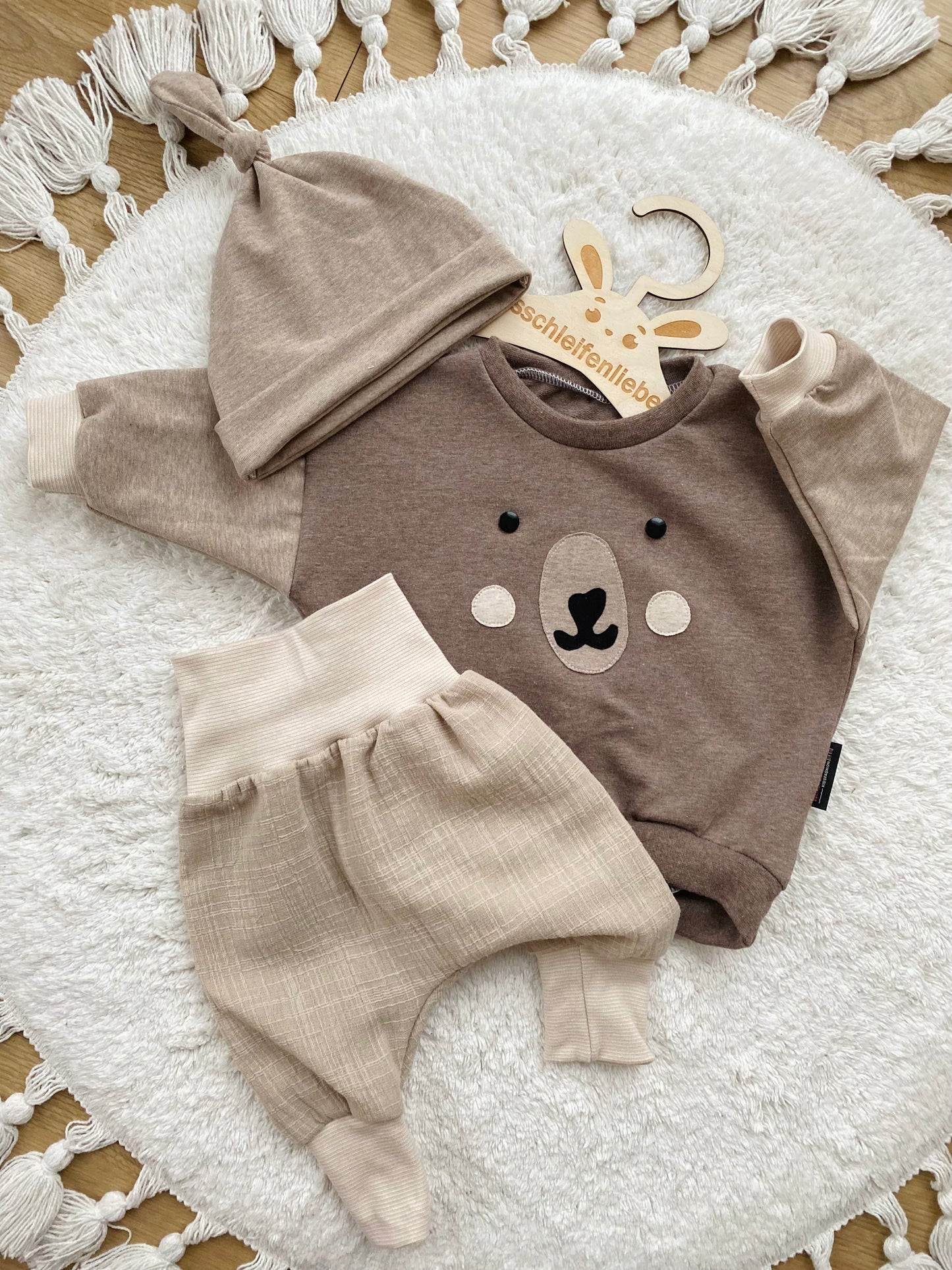 Top Deal! | Komplettes Outfit | Oversized Sweater | Knotenmütze | Hose aus Musselin