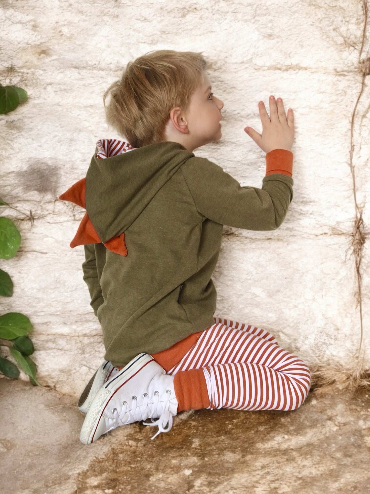 Raglan Sweater | Dino