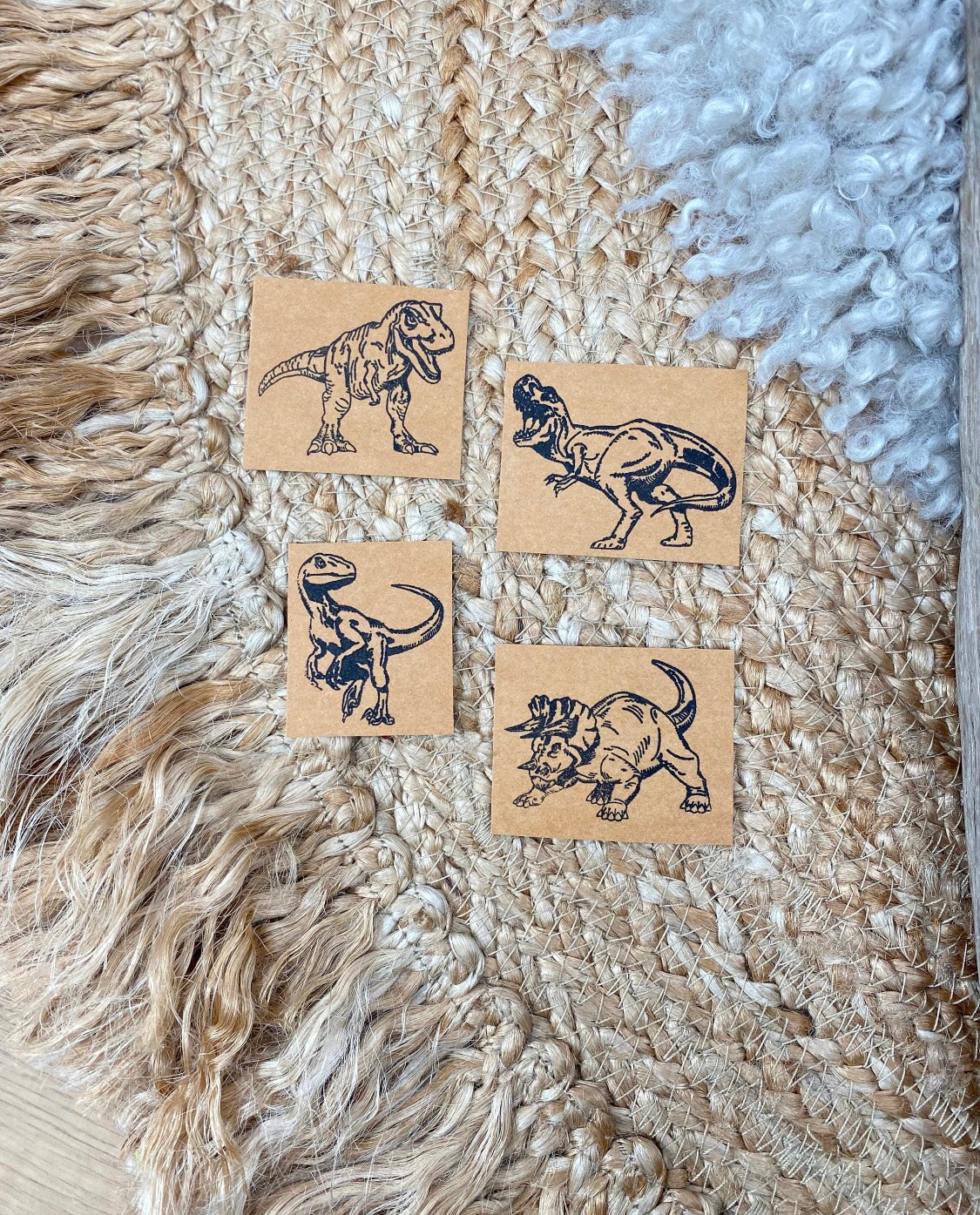 Dein Design | Hipster Beanie | Dino Label | Dreieckloop | Melierte Farben
