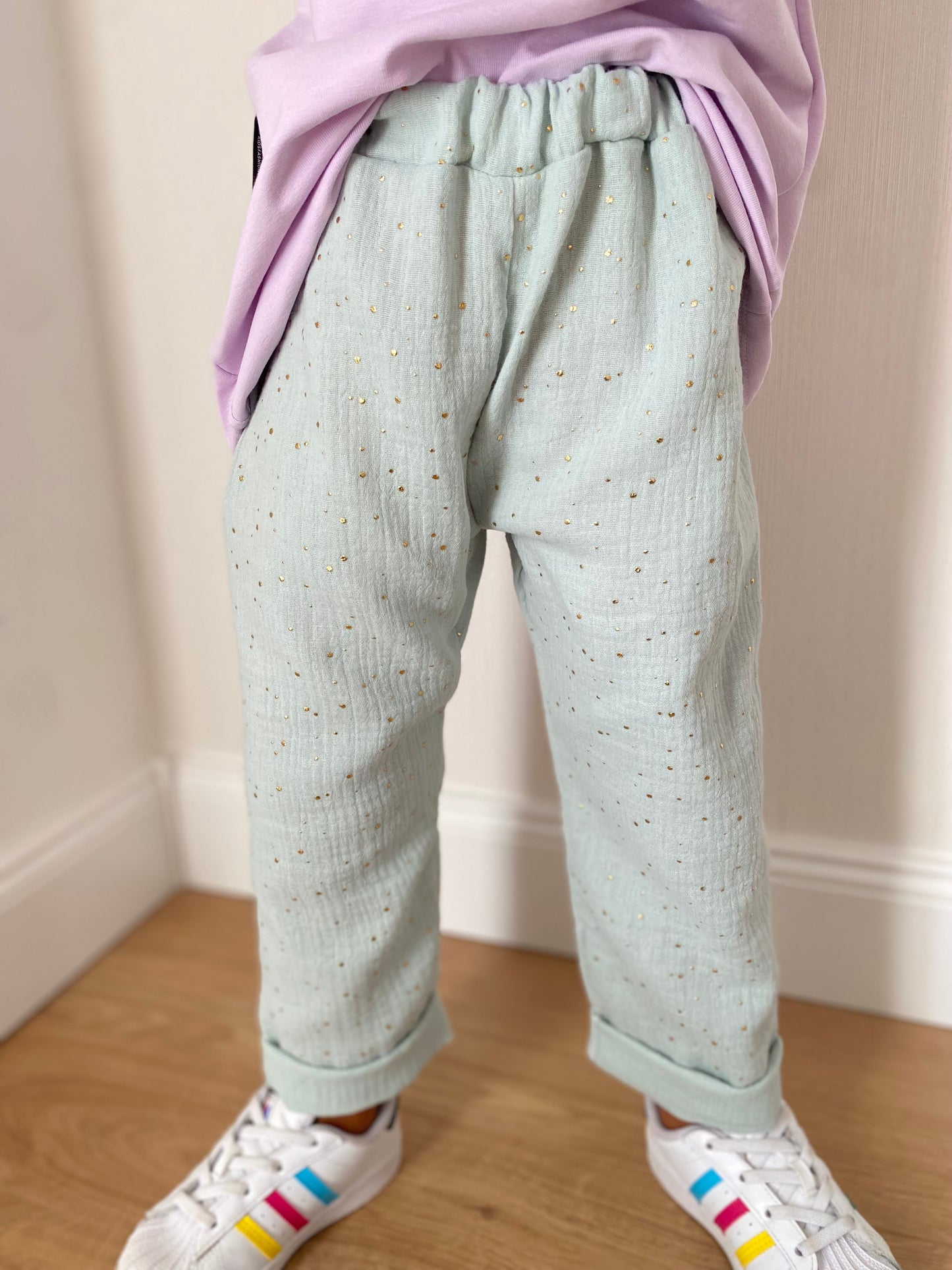 Dein Design | Chinohose | Musselin Goldene Punkte