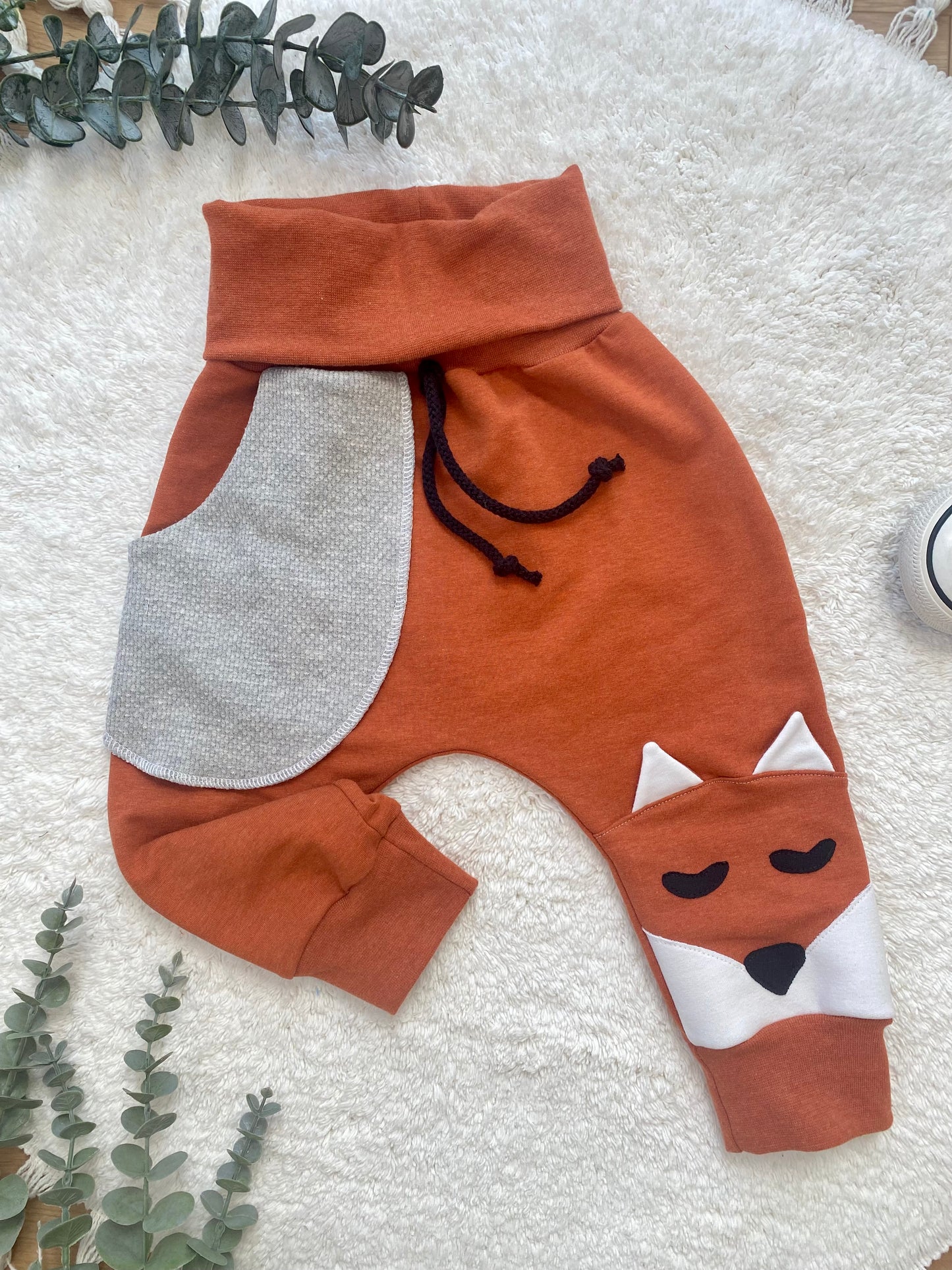 Slim Fit 7/8 Shorts | Applikation Fuchs