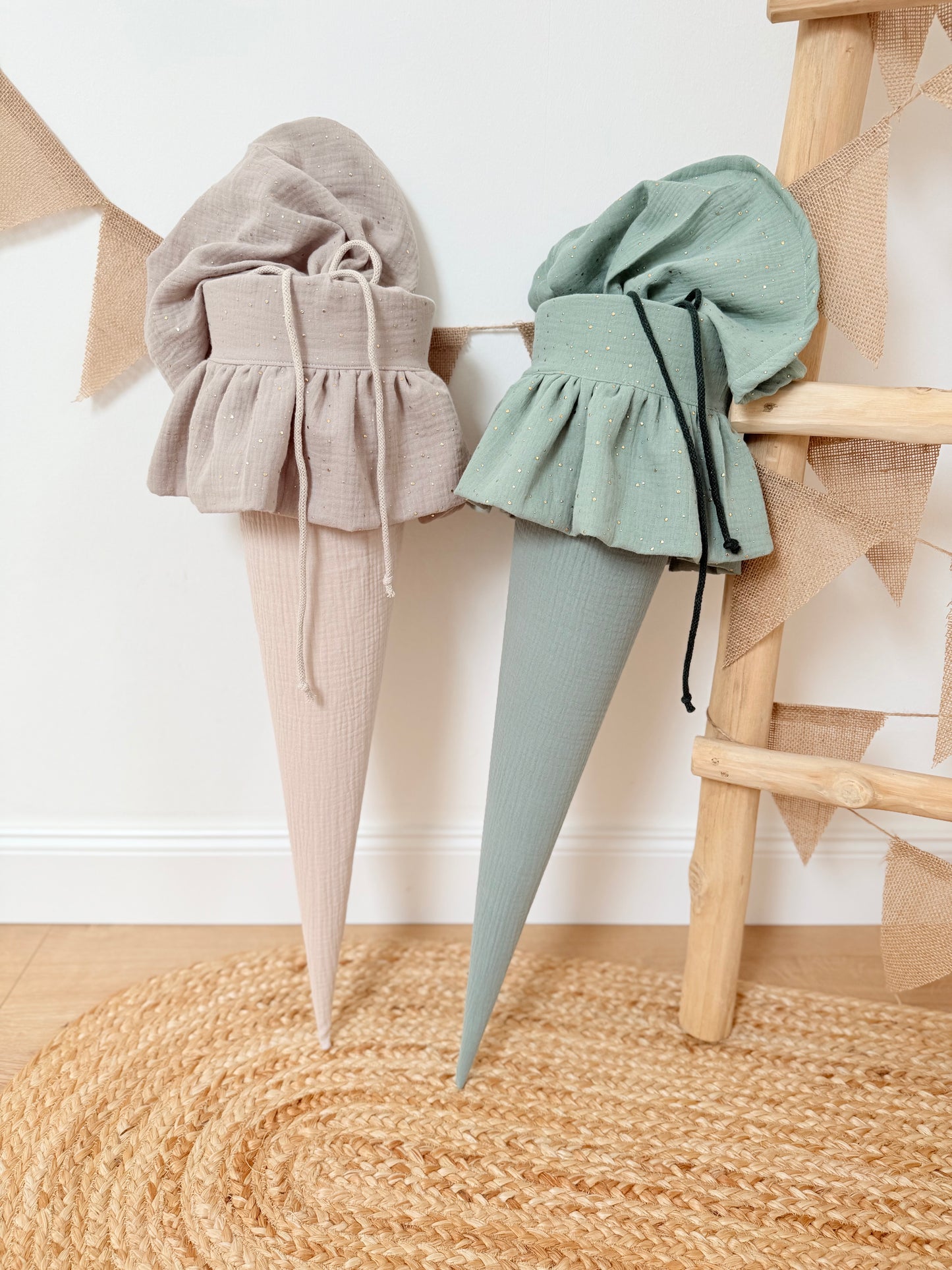 Dein Design | MIX IT - Alle Farben! Schultüte mit Rüsche 70 cm & Geschwistertüte 35 cm für Mädchen