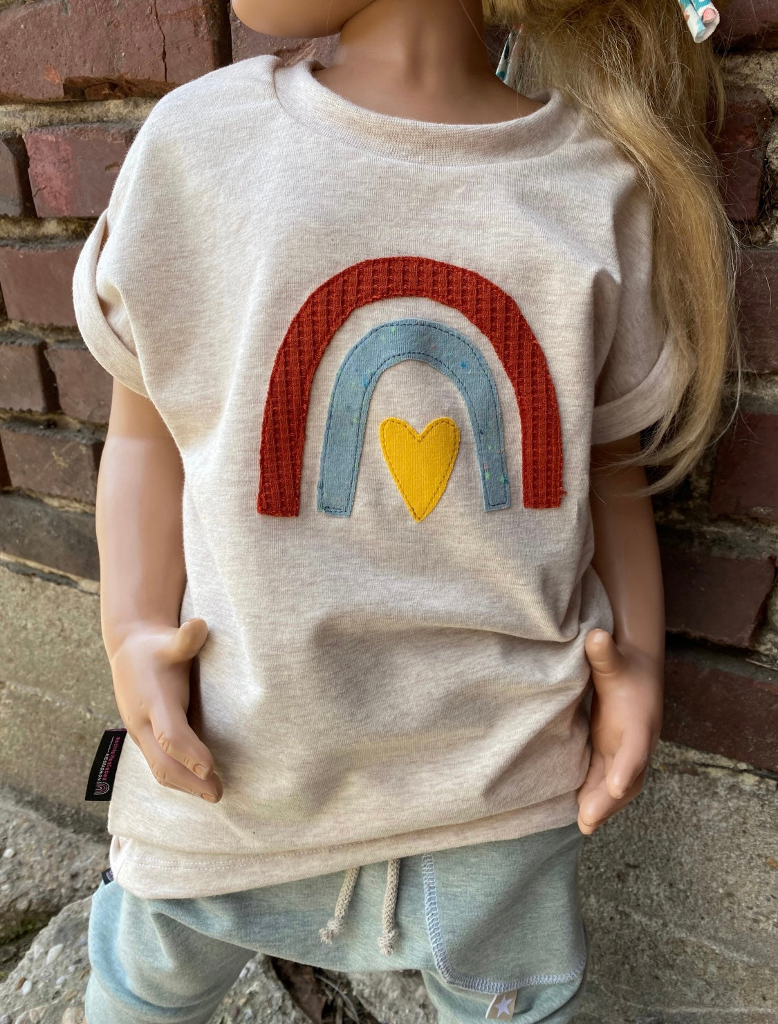 Oversized Shirt | Regenbogen Applikation