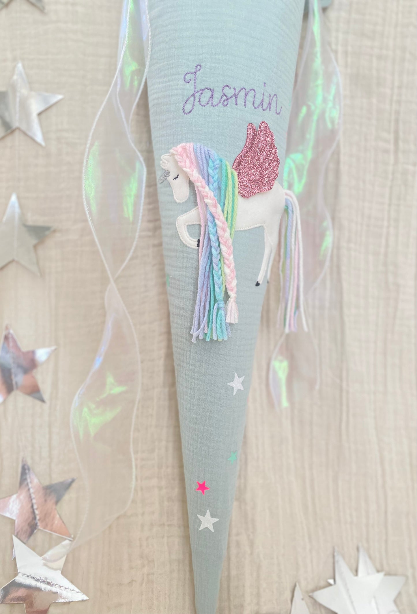 Musselin Schultüte 70 cm | Einhorn mit Flügeln | Pegasus | Regenbogenmähne | Holographisches Schleifenband | Kissen Inlett