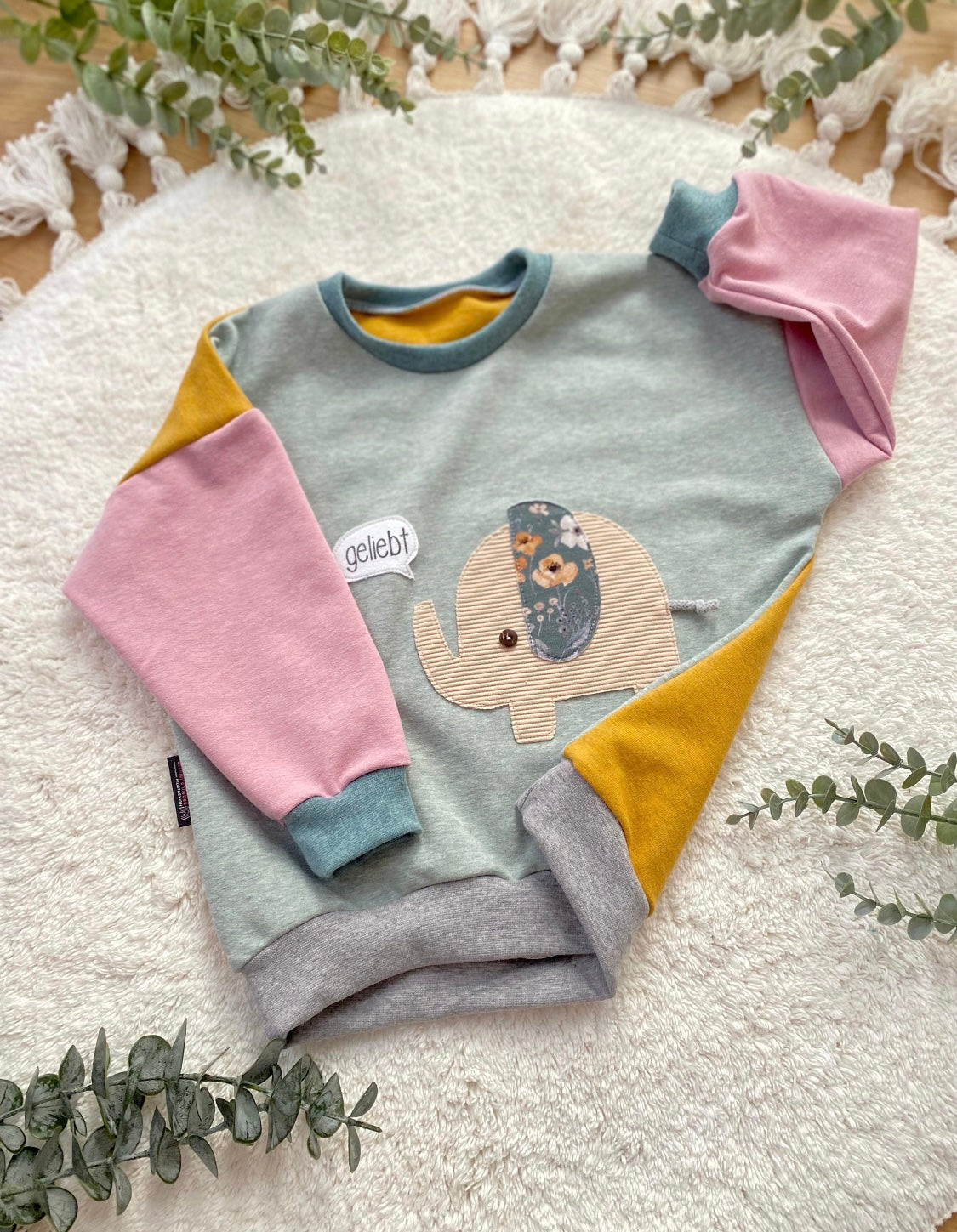 Oversized Sweater | Applikation Elefant | Color Blocking