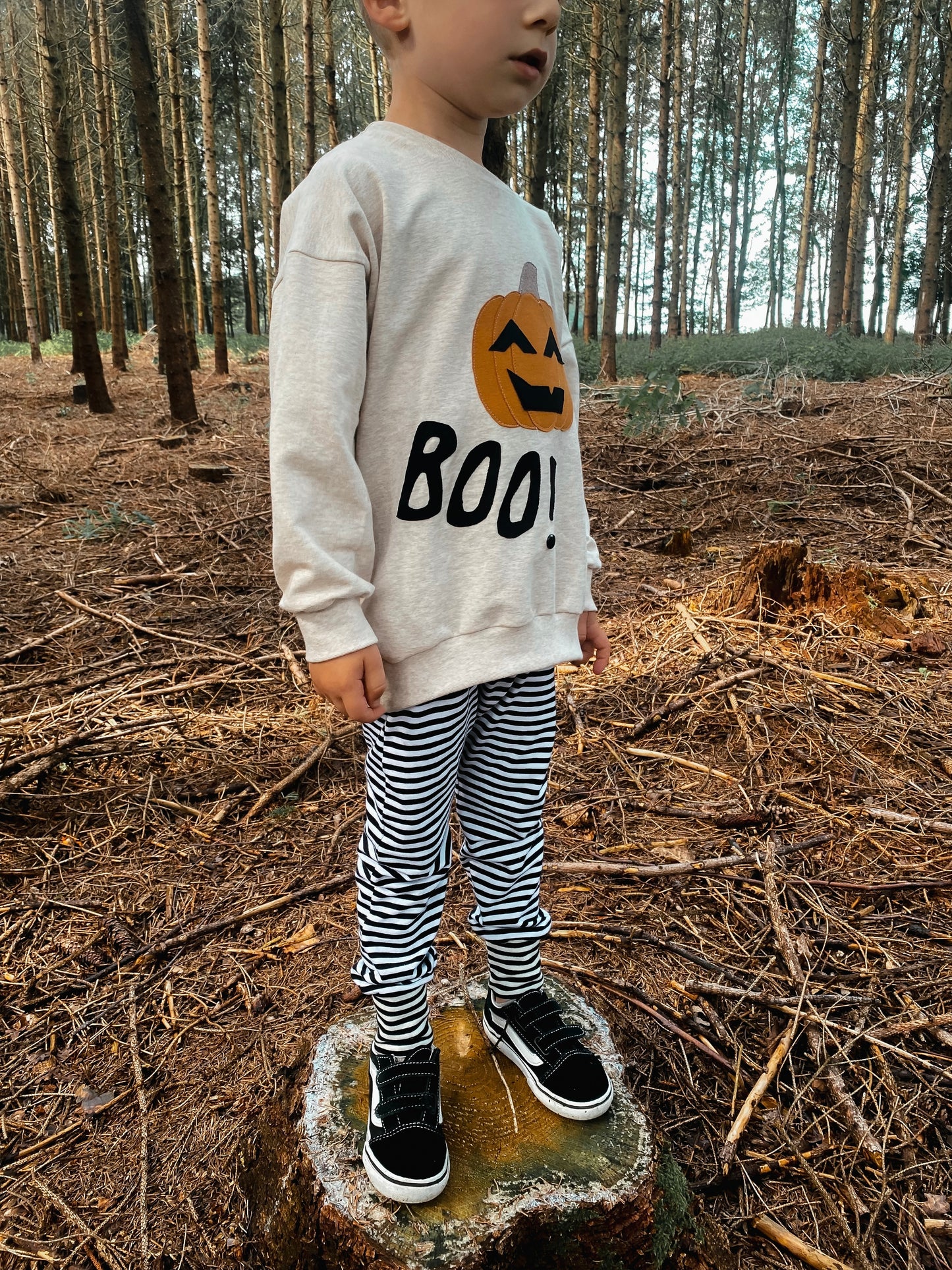 Oversized Sweater | Applikation Kürbis BOO! | Halloween