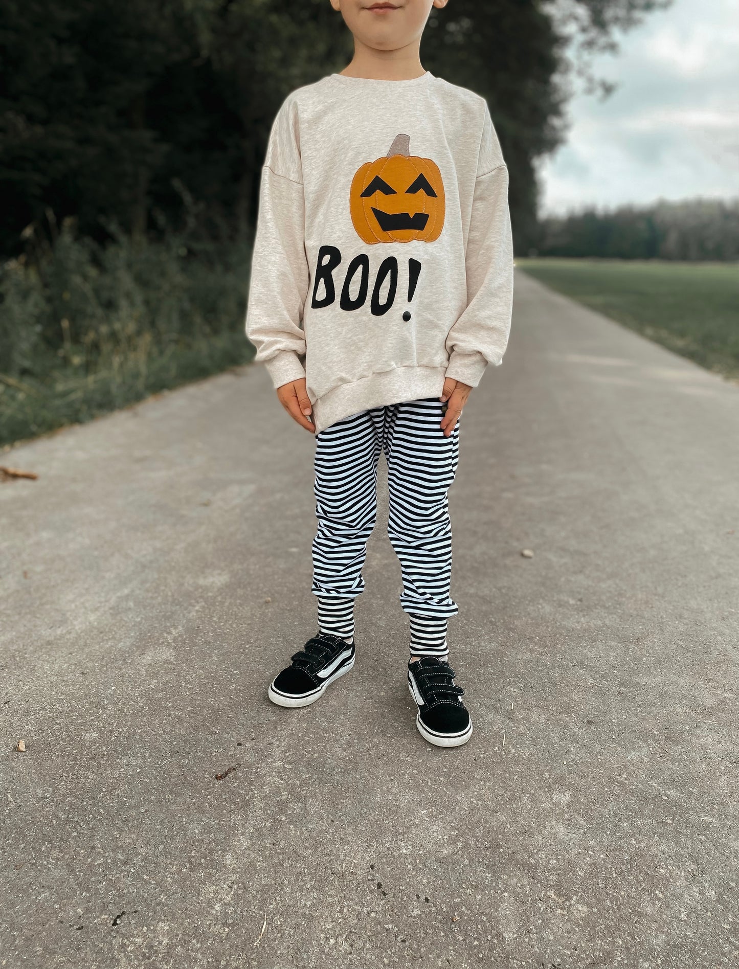 Oversized Sweater | Applikation Kürbis BOO! | Halloween