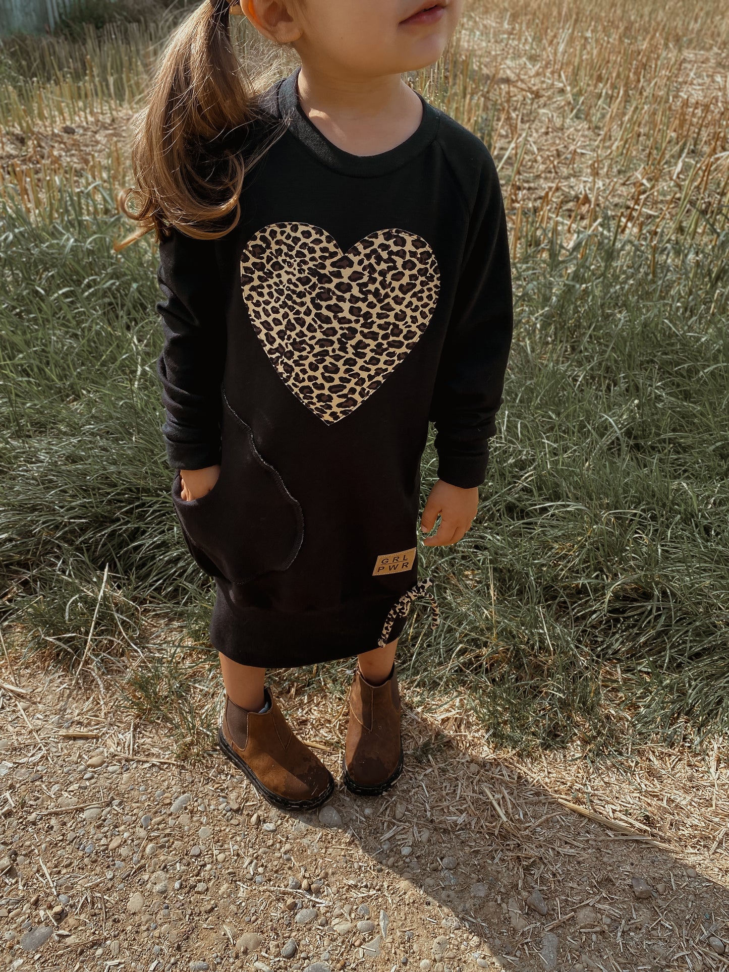 Sweatkleid | Leo Herz Applikation