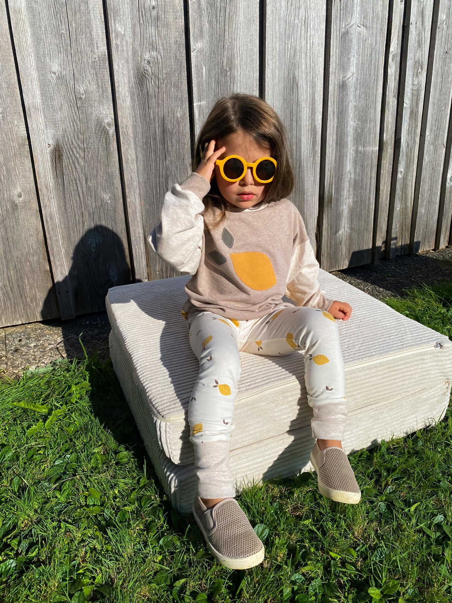 Oversized Sweater | Applikation Zitrone | Color Blocking