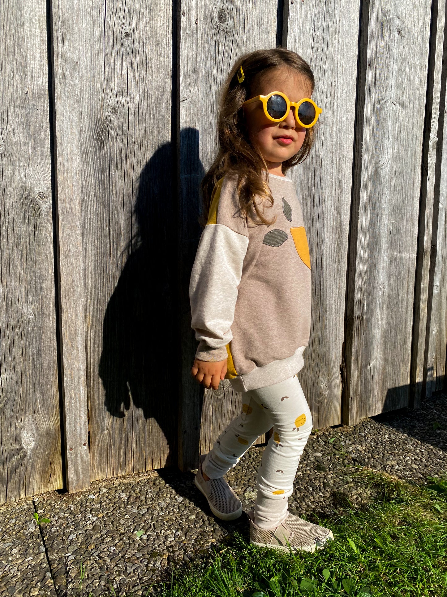 Oversized Sweater | Applikation Zitrone | Color Blocking