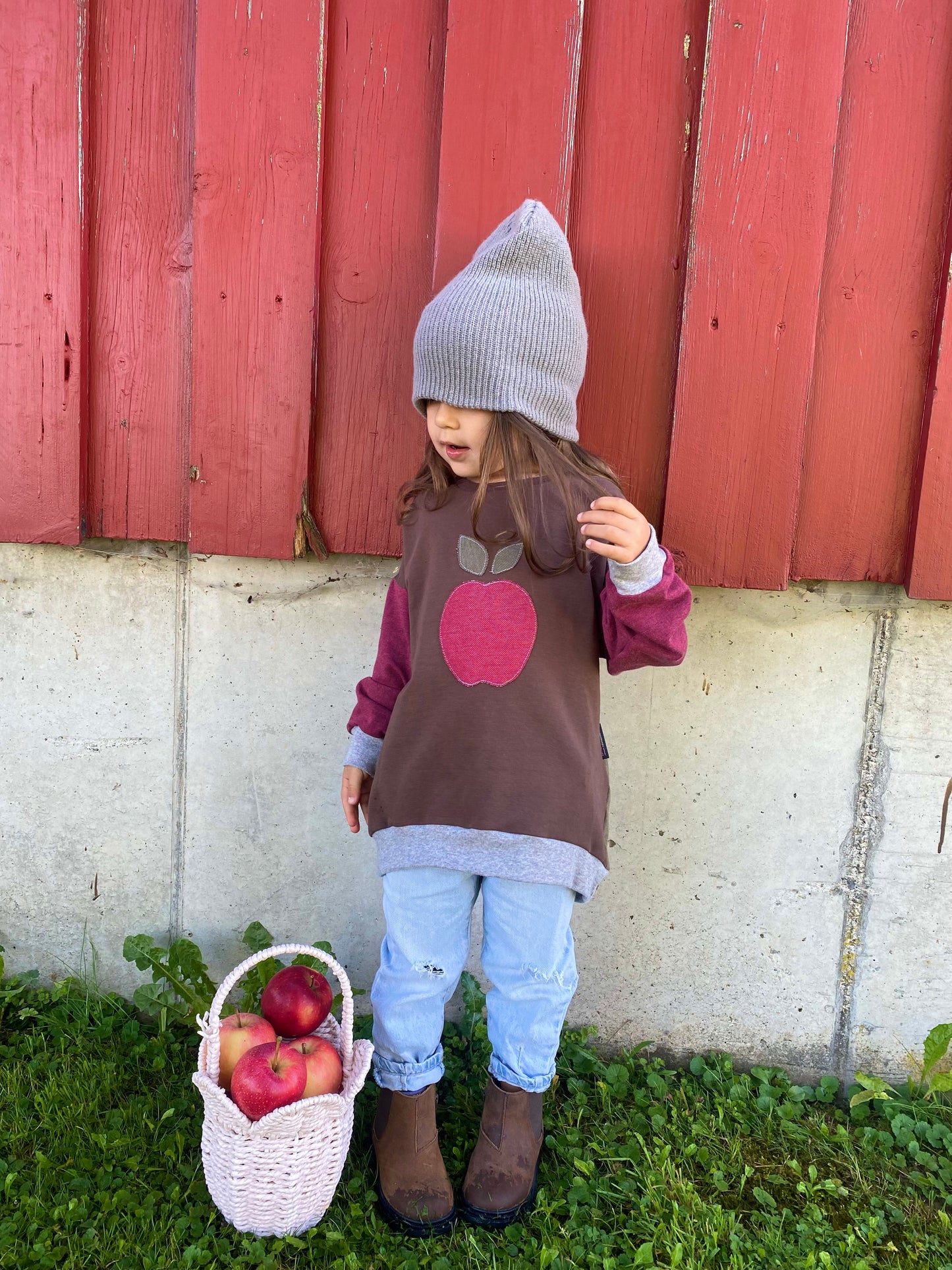 Oversized Sweater | Applikation Apfel | Color-Blocking
