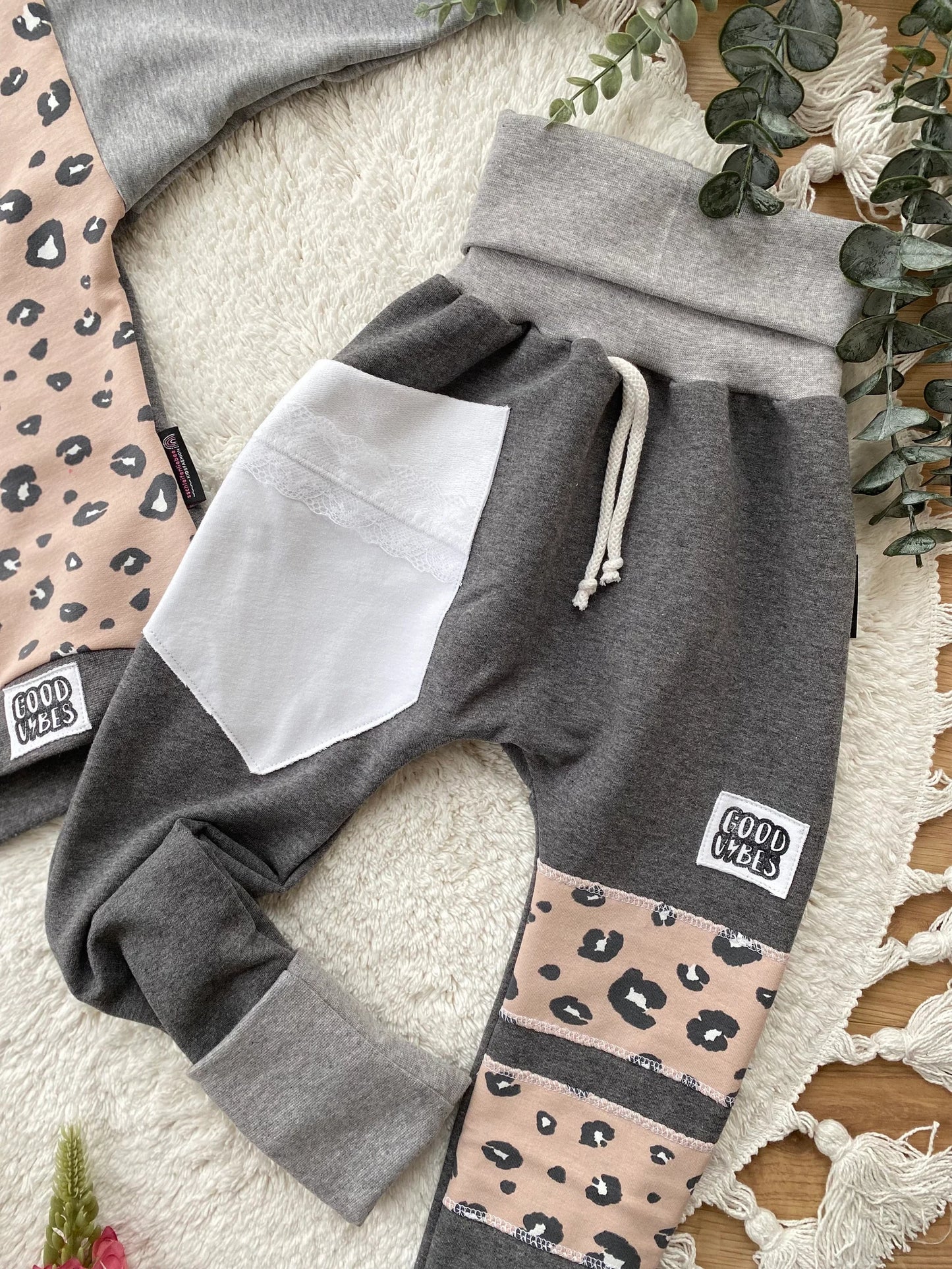Regular Fit Jogger | Leo | Good Vibes