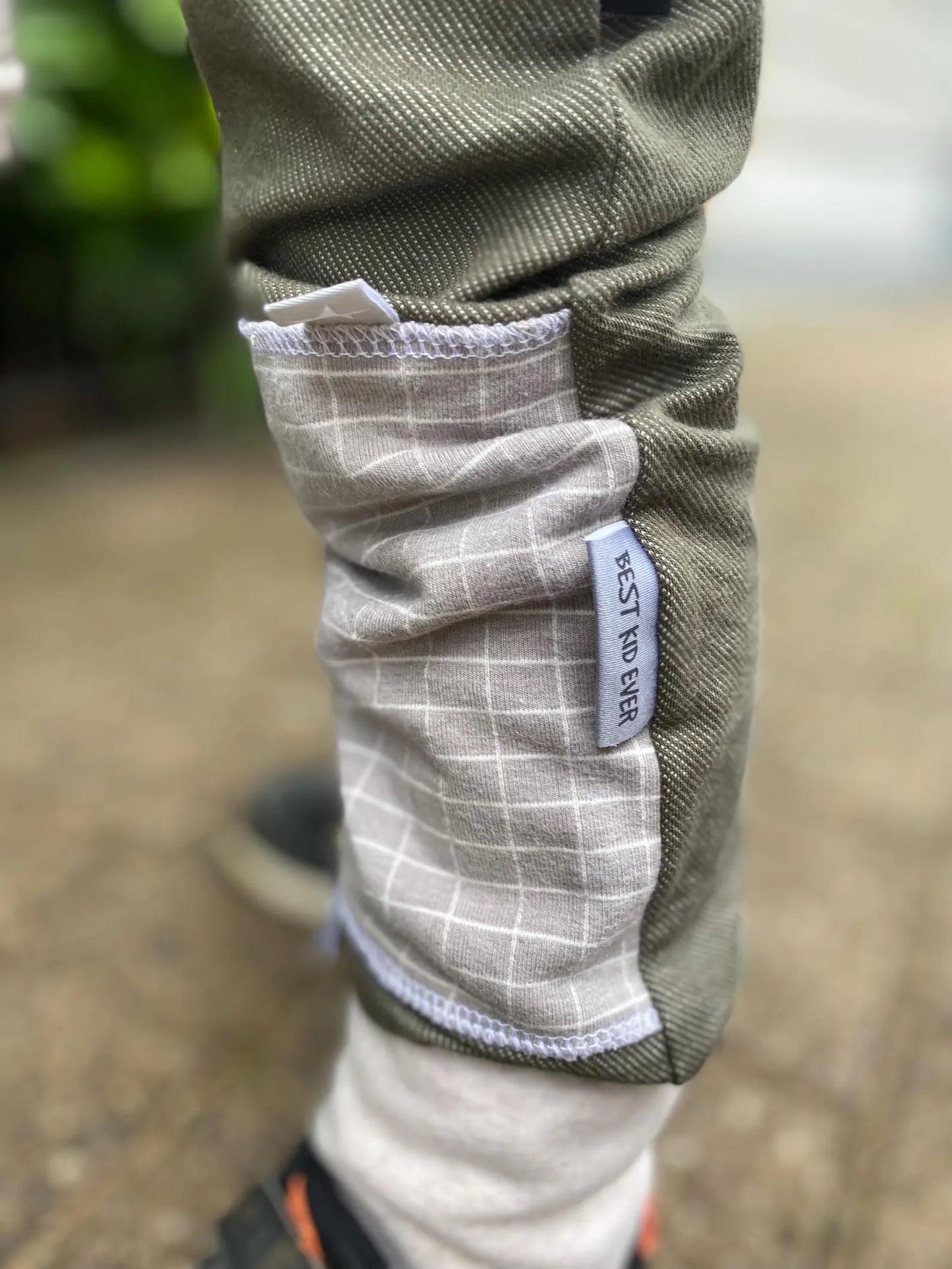 Regular Fit Jogger | Frei wählbares Dino Label