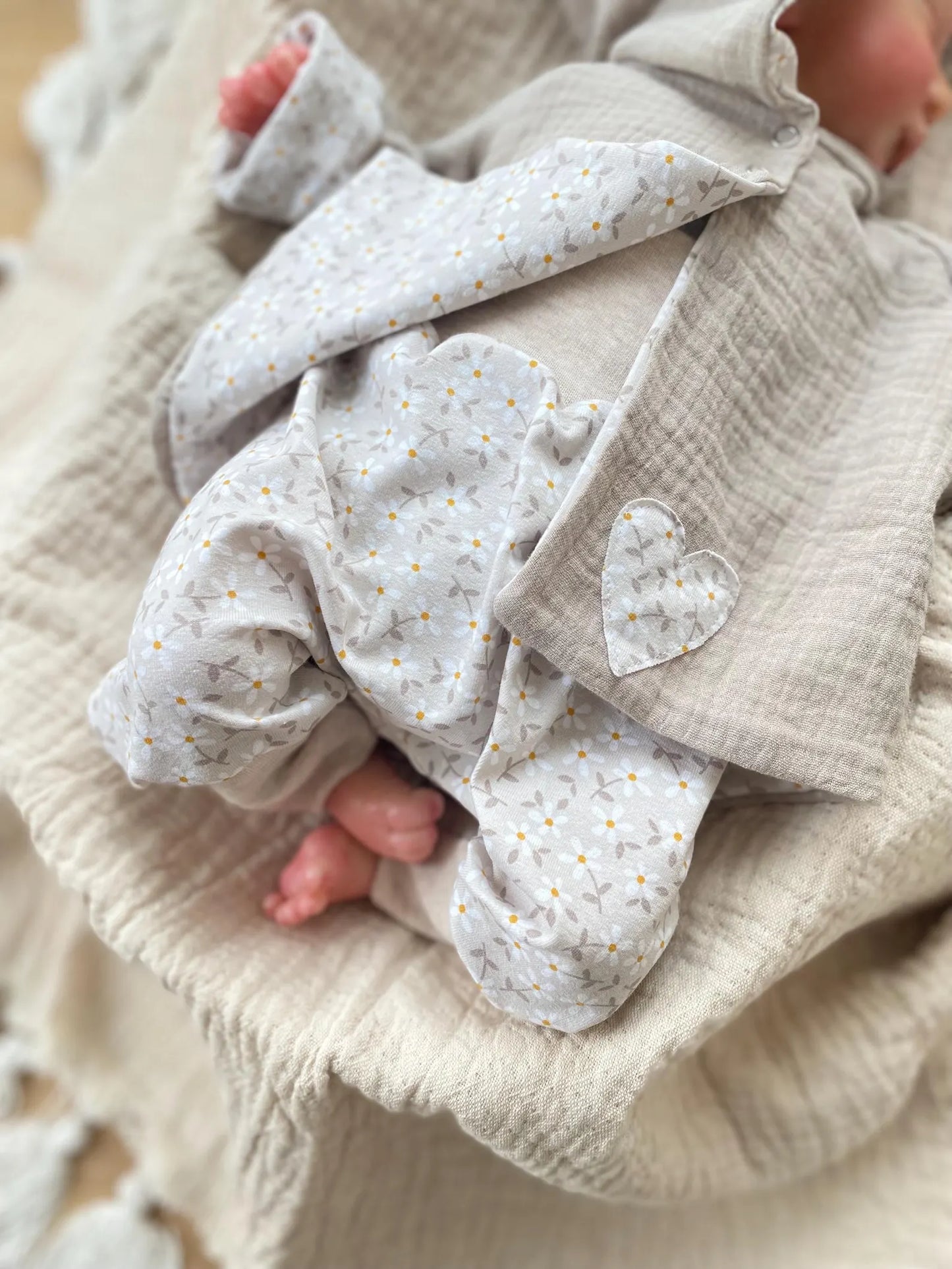 Pumphose für Babys | Blumen mit Umschlagbund zum mitwachsen
