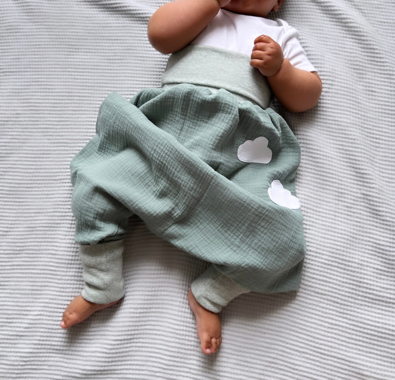 Dein Design | Sommer Schlafsack mit Beinen | Musselin | Applikation Wolken