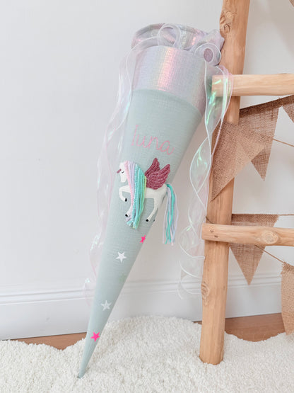 Musselin Schultüte 70 cm | Einhorn mit Flügeln | Pegasus | Regenbogenmähne | Holographisches Schleifenband | Kissen Inlett