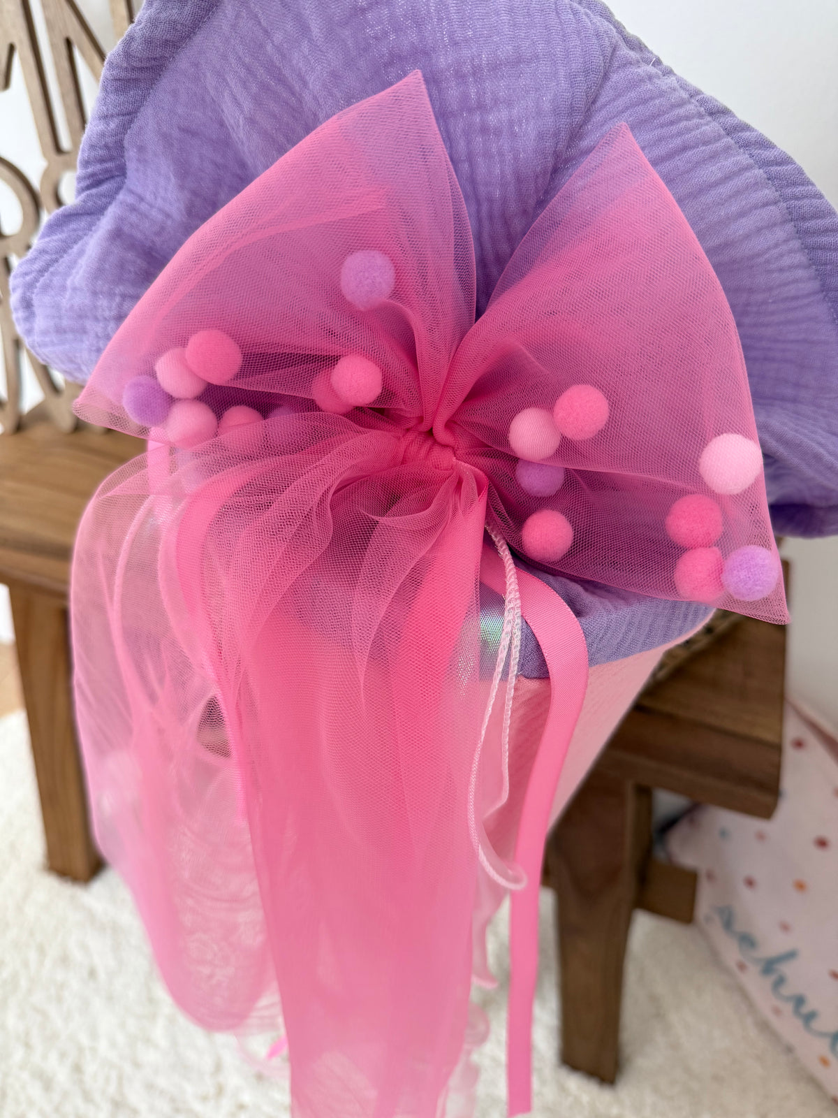 Musselin Schultüte 70 cm Rosa, Lila, Weiße Katze zur Einschulung für Mädchen, optional mit Pompon-Tüllschleife und Kissen