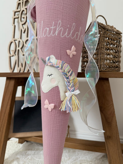 Musselin Schultüte 70 cm Altrosa | Einhorn mit Schmetterlingen, Pastellfarbene Regenbogenmähne - optinal mit Kisseninlett