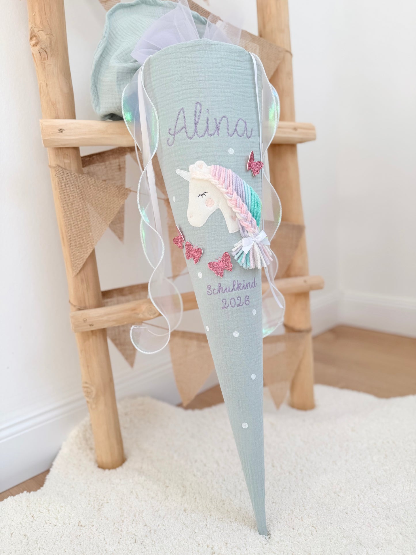 Musselin Schultüte für Mädchen 70cm, Einhorn mit Schmetterlingen – personalisiert inkl. Rohling optional mit Inlett Kissen | Schultüte aus Stoff