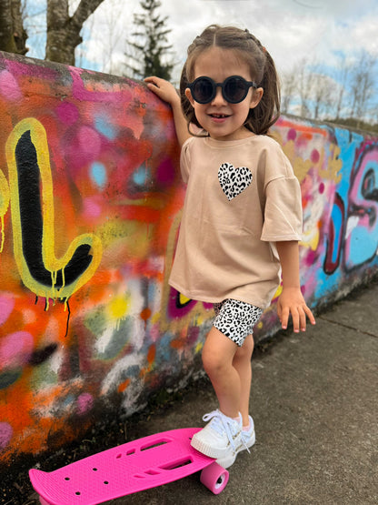 Oversized Shirt Leo Herz Spruch „Ciao Kakao“ – Loose Fit Mädchen T-Shirt