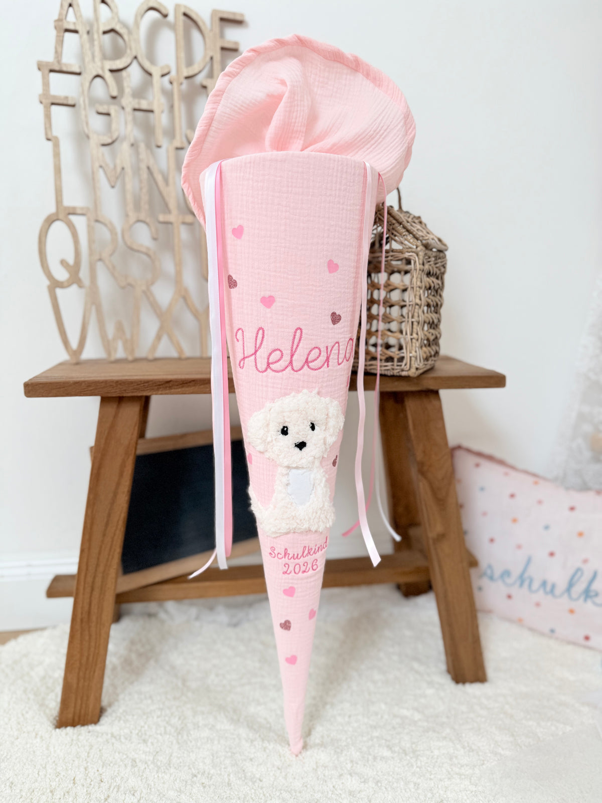 Musselin Schultüte 70 cm Babyrosa weißer Hund, Welpe zur Einschulung für Mädchen, optional mit Pompon-Tüllschleife und Kissen