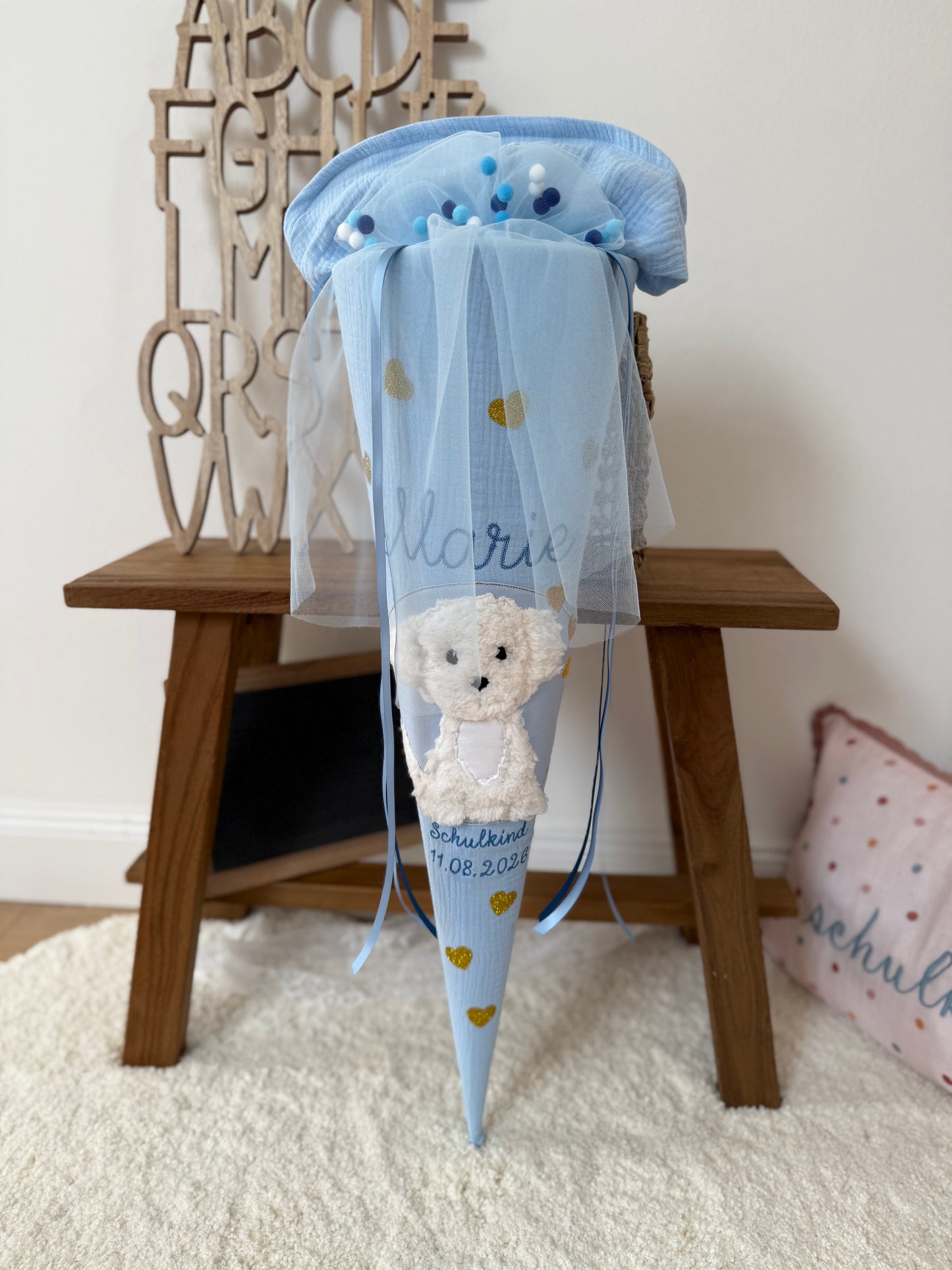 Musselin Schultüte 70 cm Blau für Mädchen mit Pompon-Tüllschleife, weißer Hund, Welpe zur Einschulung - optional mit Kisseninlett