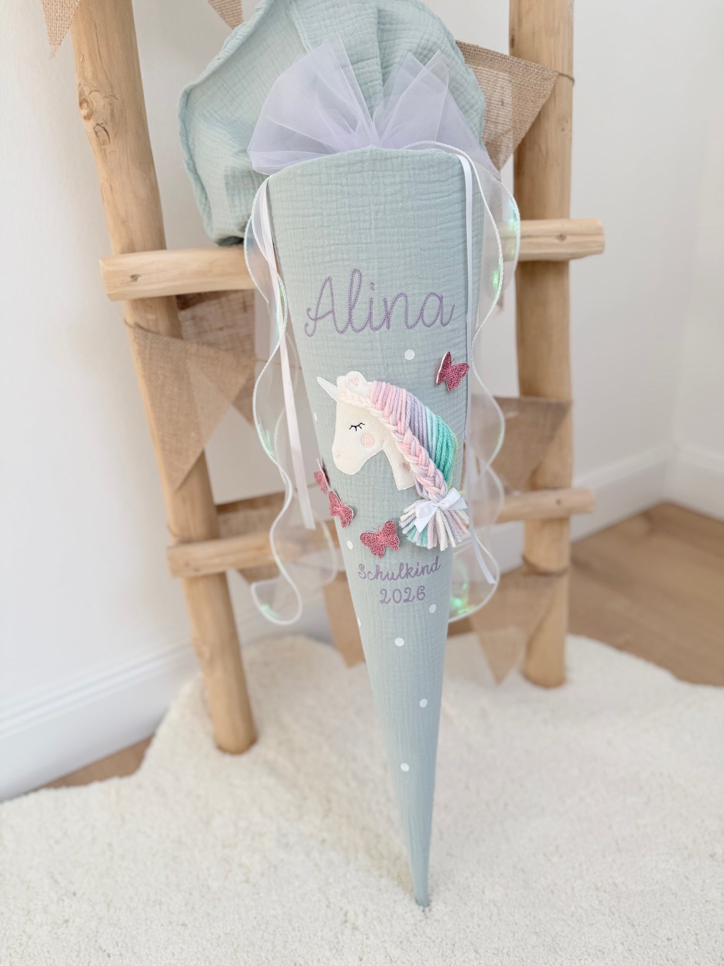 Musselin Schultüte für Mädchen 70cm, Einhorn mit Schmetterlingen – personalisiert inkl. Rohling optional mit Inlett Kissen | Schultüte aus Stoff