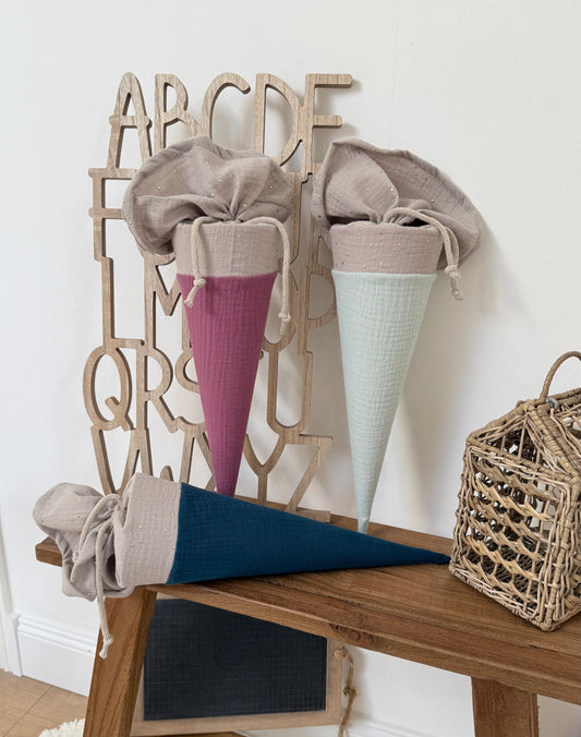 ✨ BESTSELLER ✨ Kleine Musselin Stoffschultüte 35 cm – Kita- & Geschwistertüte, individuelle Farbwahl, personalisierbar, goldene Punkte für Jungen und Mädchen