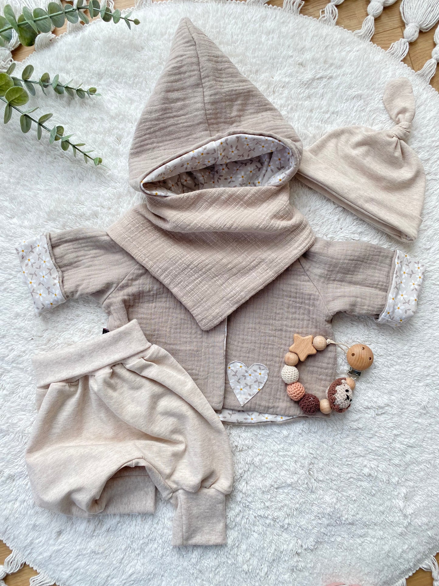 Top Deal! | Komplettes Outfit | Musselinjacke | Knotenmütze | Halstuch | Hose