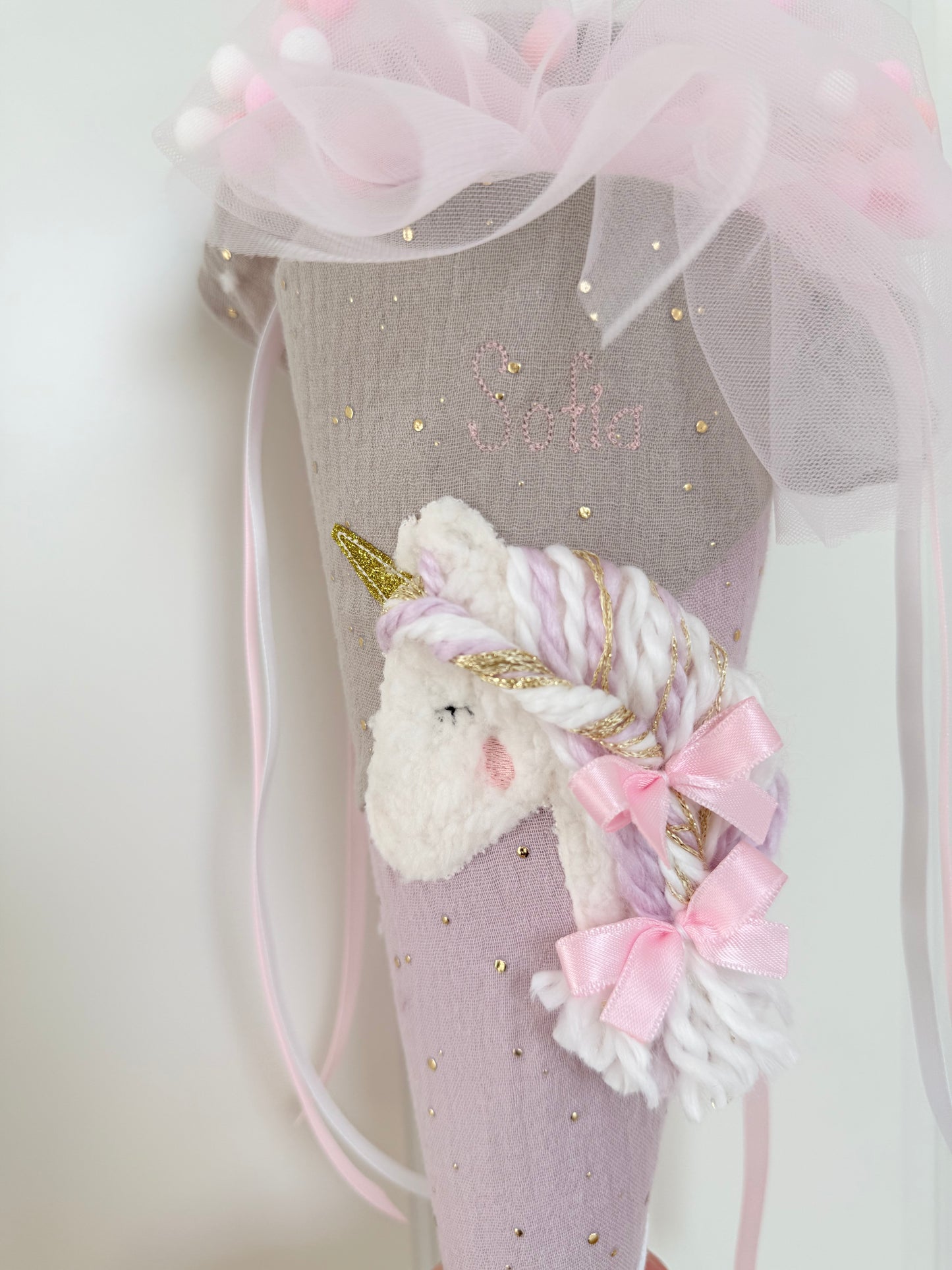 Musselin Kita- & Geschwistertüte 35 cm, Bonbon Design mit Wuschelkopf-Einhorn, goldenen Punkten, optional mit Inlettkissen