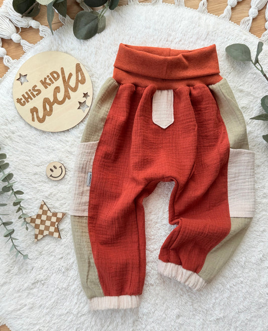 Stylische Musselin Hose  für Jungen– Mitwachsend, bequem & fair produziert | Hose | Jogginghose