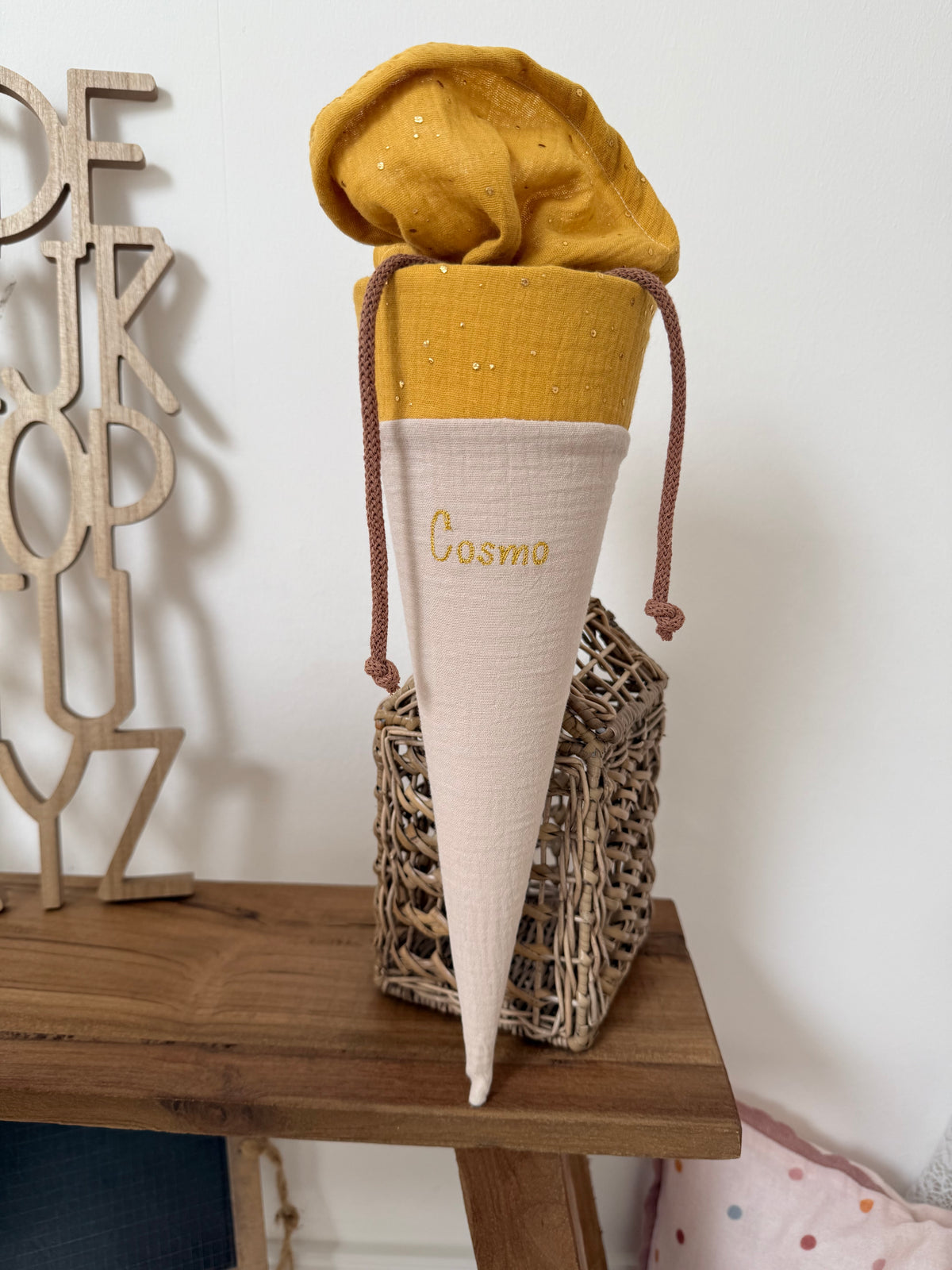 ✨ BESTSELLER ✨ Kleine Musselin Stoffschultüte 35 cm – Kita- & Geschwistertüte, individuelle Farbwahl, personalisierbar, goldene Punkte für Jungen und Mädchen