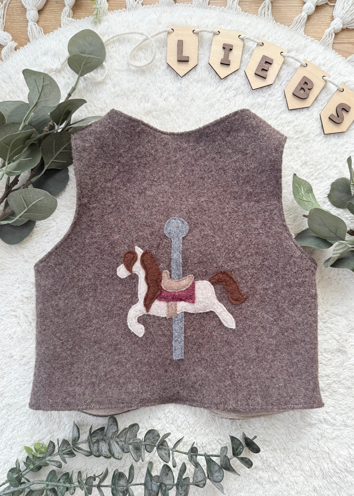 Handmade Weste Kinder | Wollwalk | Walkweste | Karussellpferd Applikation