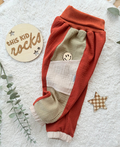 Stylische Musselin Hose  für Jungen– Mitwachsend, bequem & fair produziert | Hose | Jogginghose