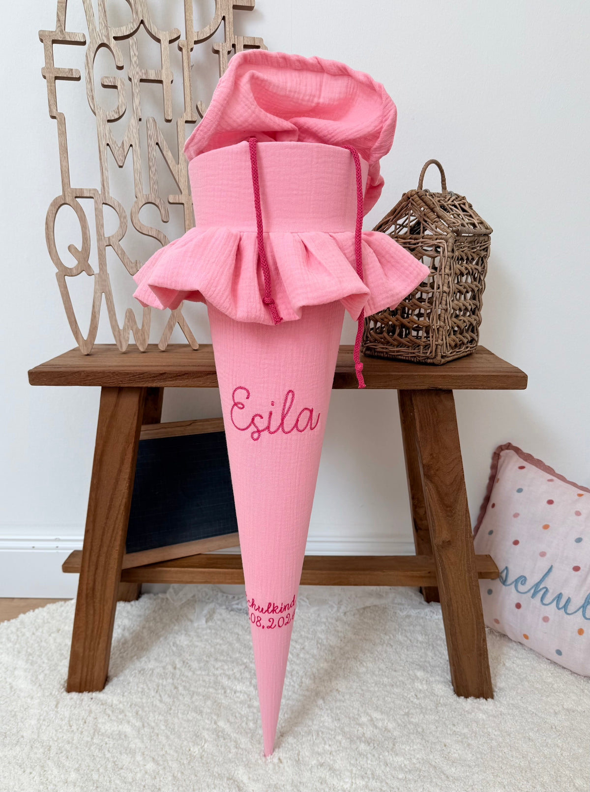 Basic Musselin Schultüte mit Rüsche 70 cm, individuelle Farbwahl– personalisierbar, optional mit Kissen