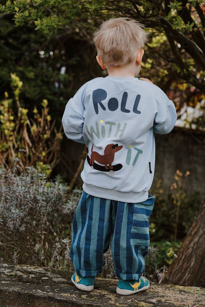 Oversized Kinder Sweater mit Handmade Applikation Dackel „Roll with it“ Pullover für Jungen