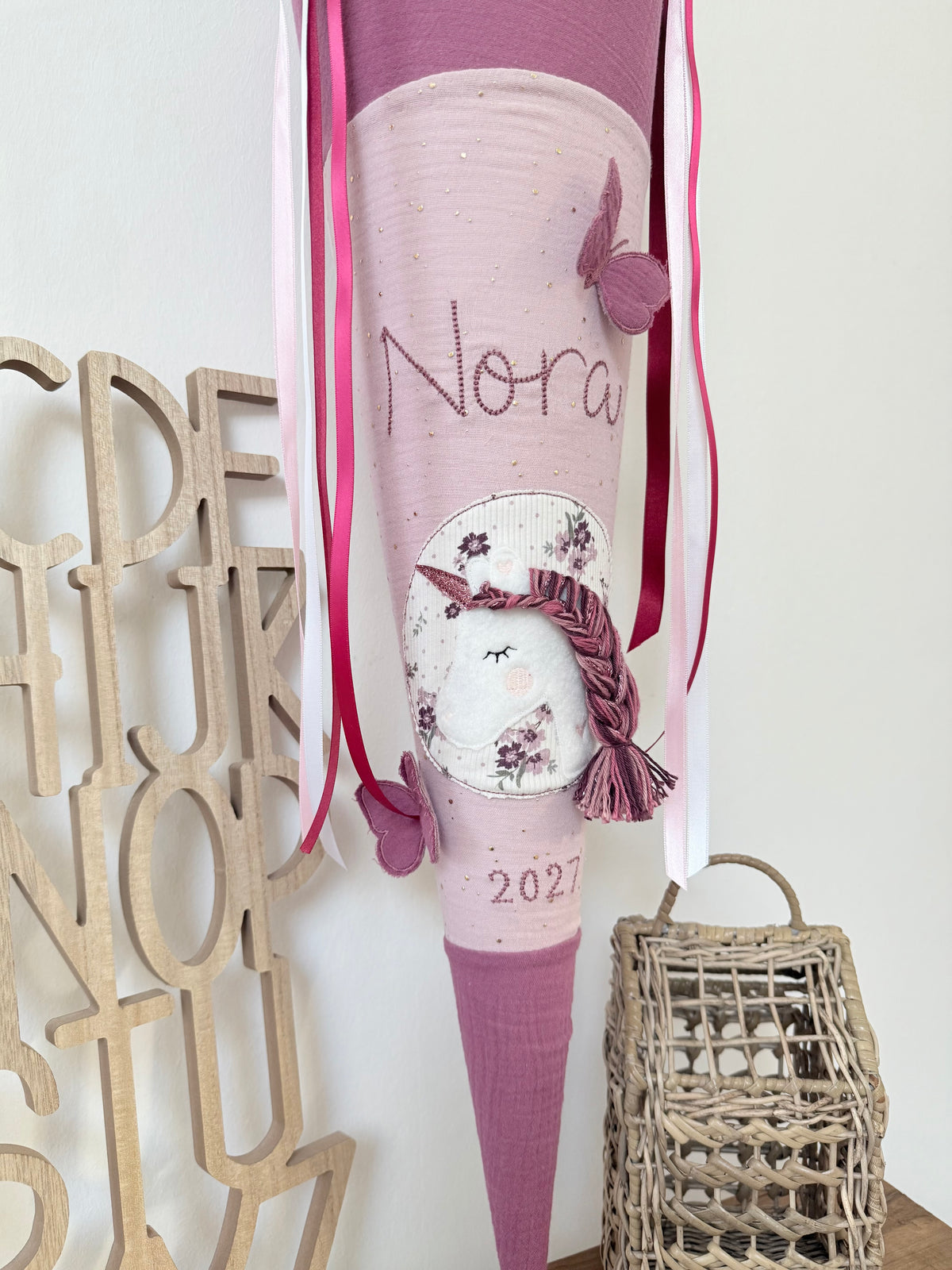 Musselin Schultüte 70cm, Einhorn mit Schmetterlingen,  Altrosa goldene Punkte, Mauve – personalisiert inkl. Rohling optional mit Pompon-Tüllschleife & Inlett Kissen