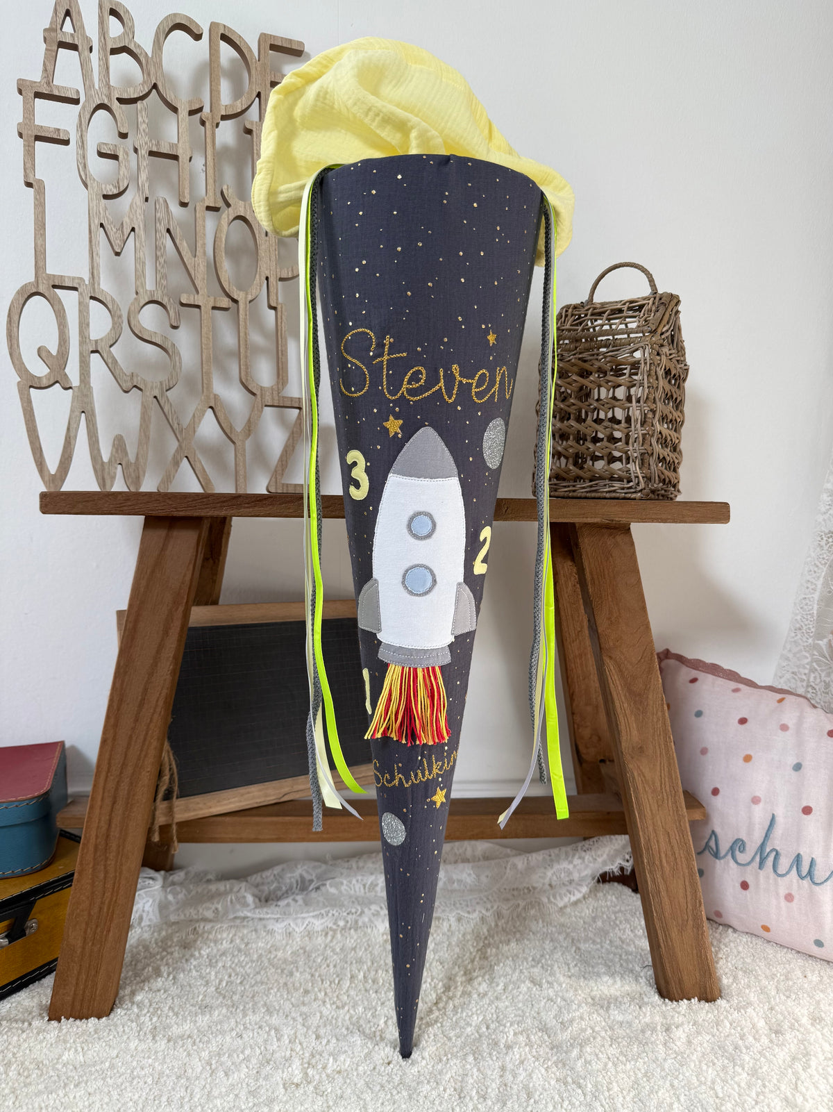 Musselin Schultüte 70 cm Raketenstart mit Countdown, Rakete, Weltraum, gold Effekte, personalisiert- optional mit Kissen