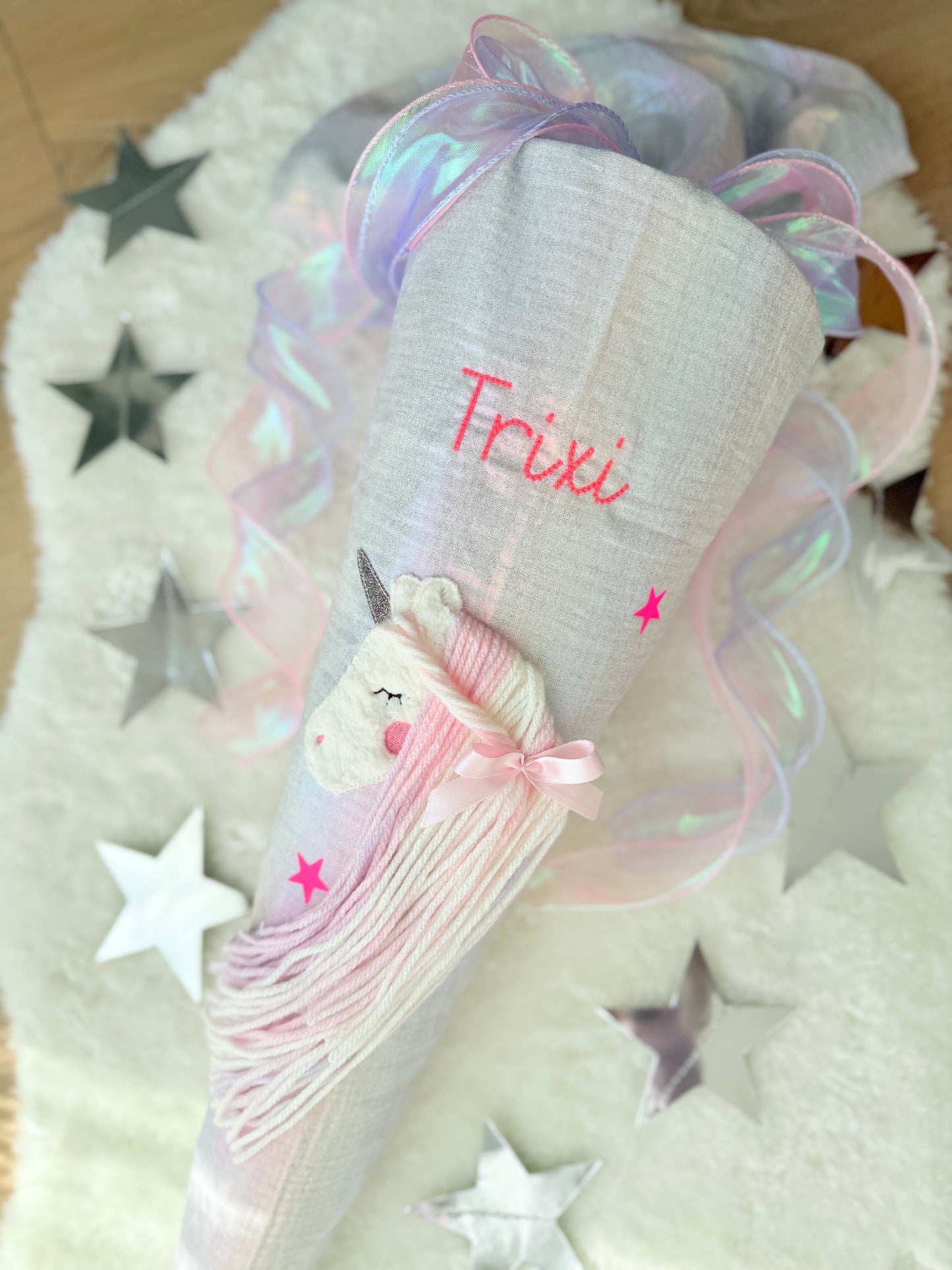 Knallige Schultüte 70 cm | Einhorn | Regenbogen Musselin | Neonpink | Holographische Effekte | Kissen Inlett
