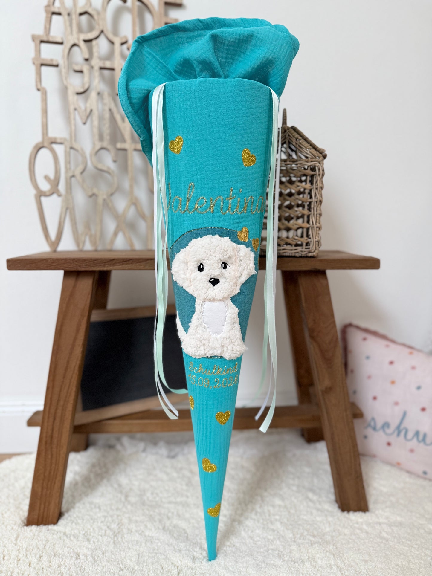 Musselin Schultüte 70 cm Türkis weißer Hund, Welpe zur Einschulung für Mädchen, optional mit Pompon-Tüllschleife und Kisseninlett